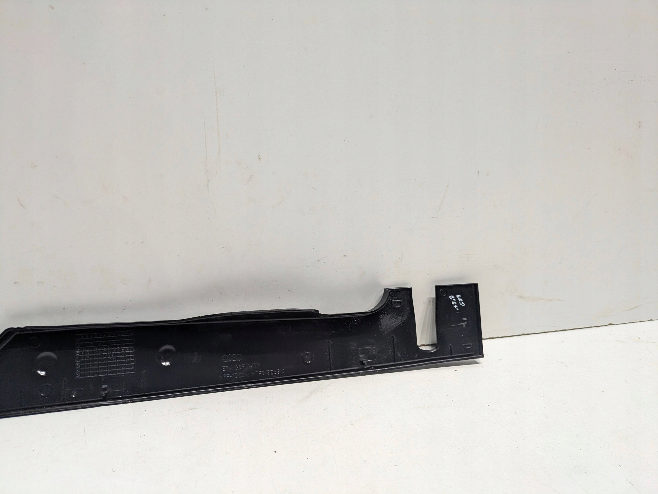 Audi A4 B9 Cache Pare-chocs Gauche 8W6820581G image 6