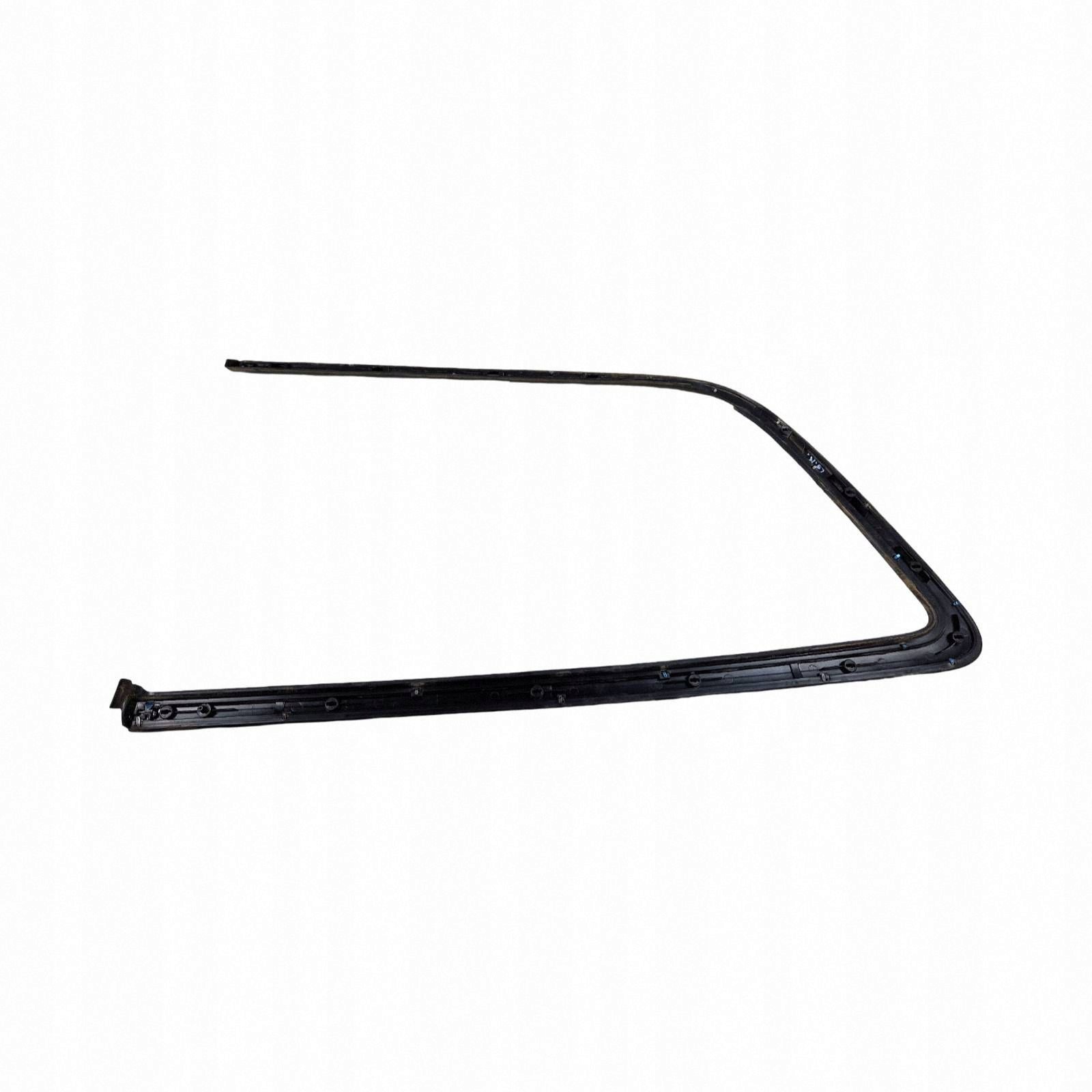 Chrysler Pacifica Vasen Takaikkunan Lista OEM 68227297AD