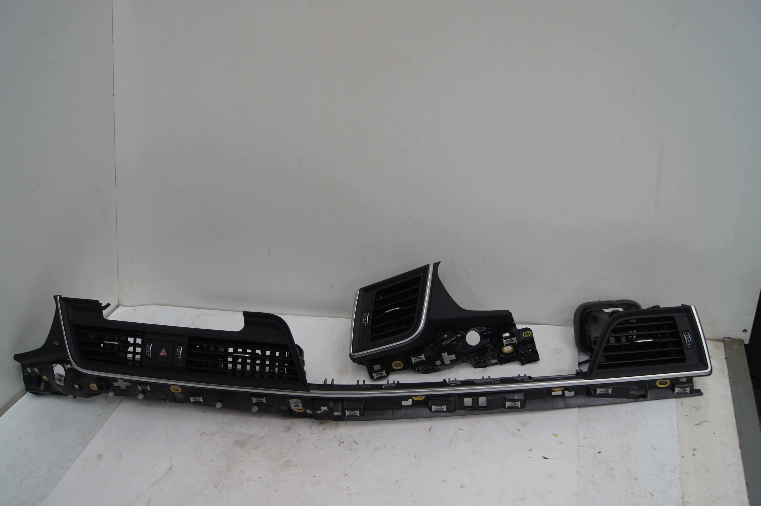 Cadre de Console Audi Q5 OEM 80B820902 image 2