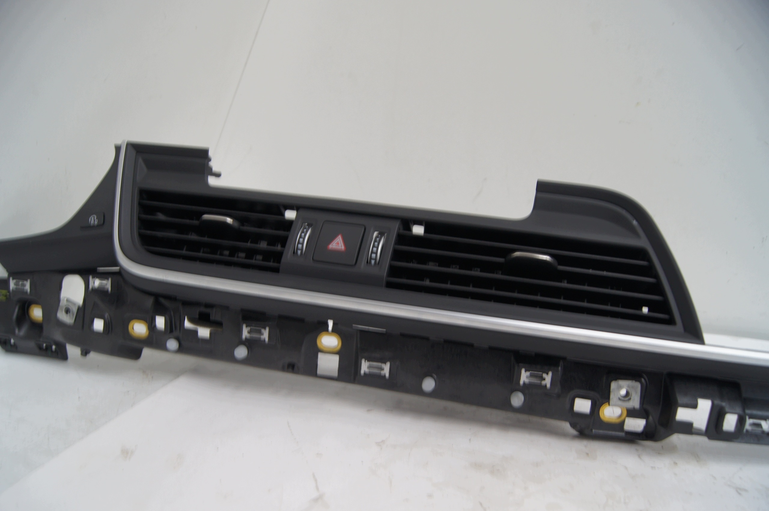 Cadre de Console Audi Q5 OEM 80B820902 image 4