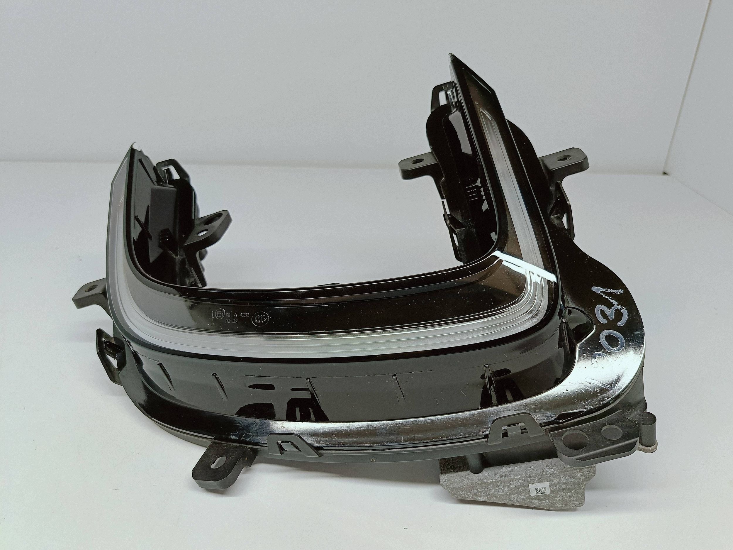 Feu DRL gauche OEM 12E941055E pour VW Up Lift image 3