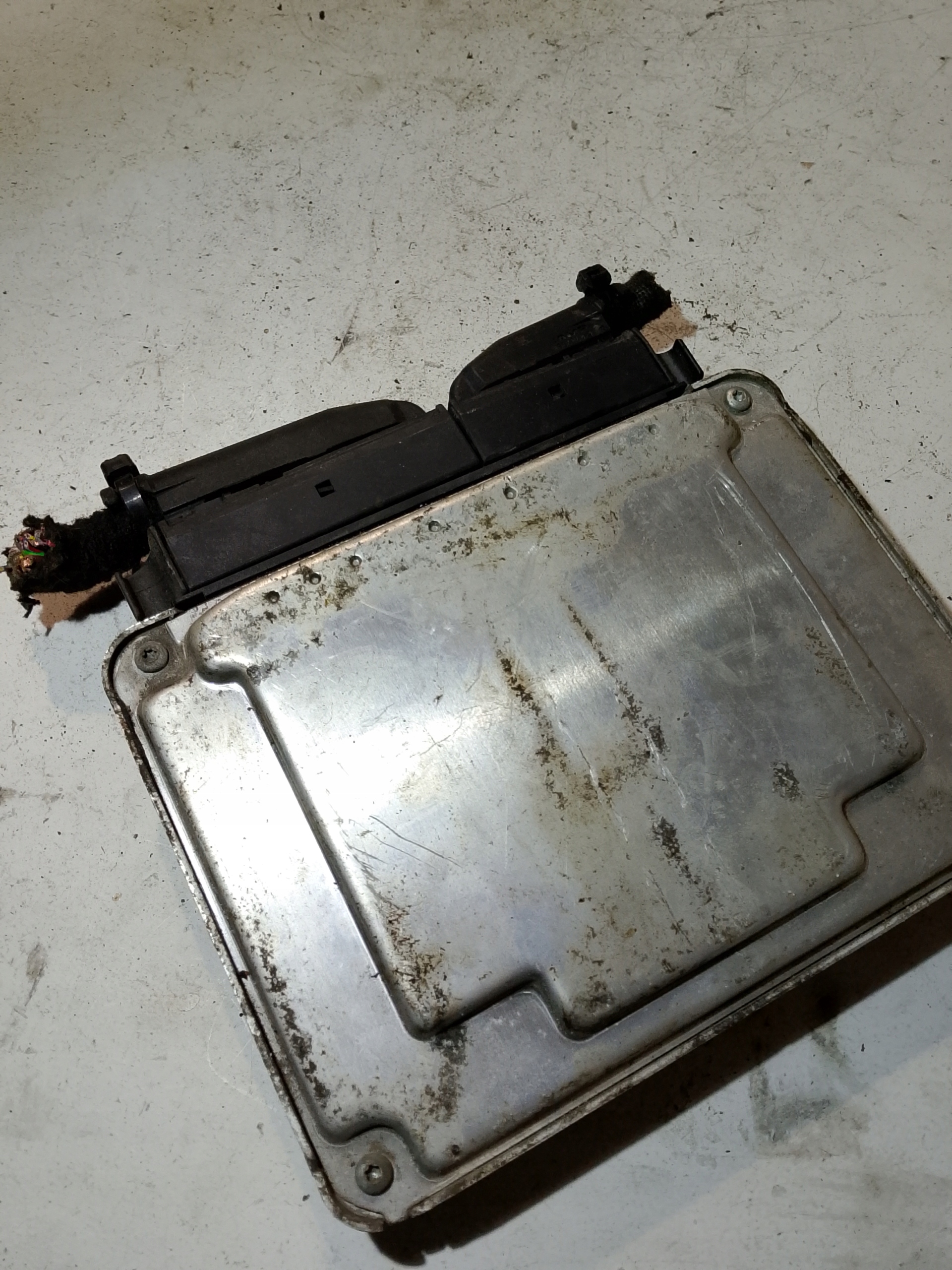 VW PASSAT B5 FL 1.9 TDI Módulo de control motor 038906019KH 0281011195 image 3