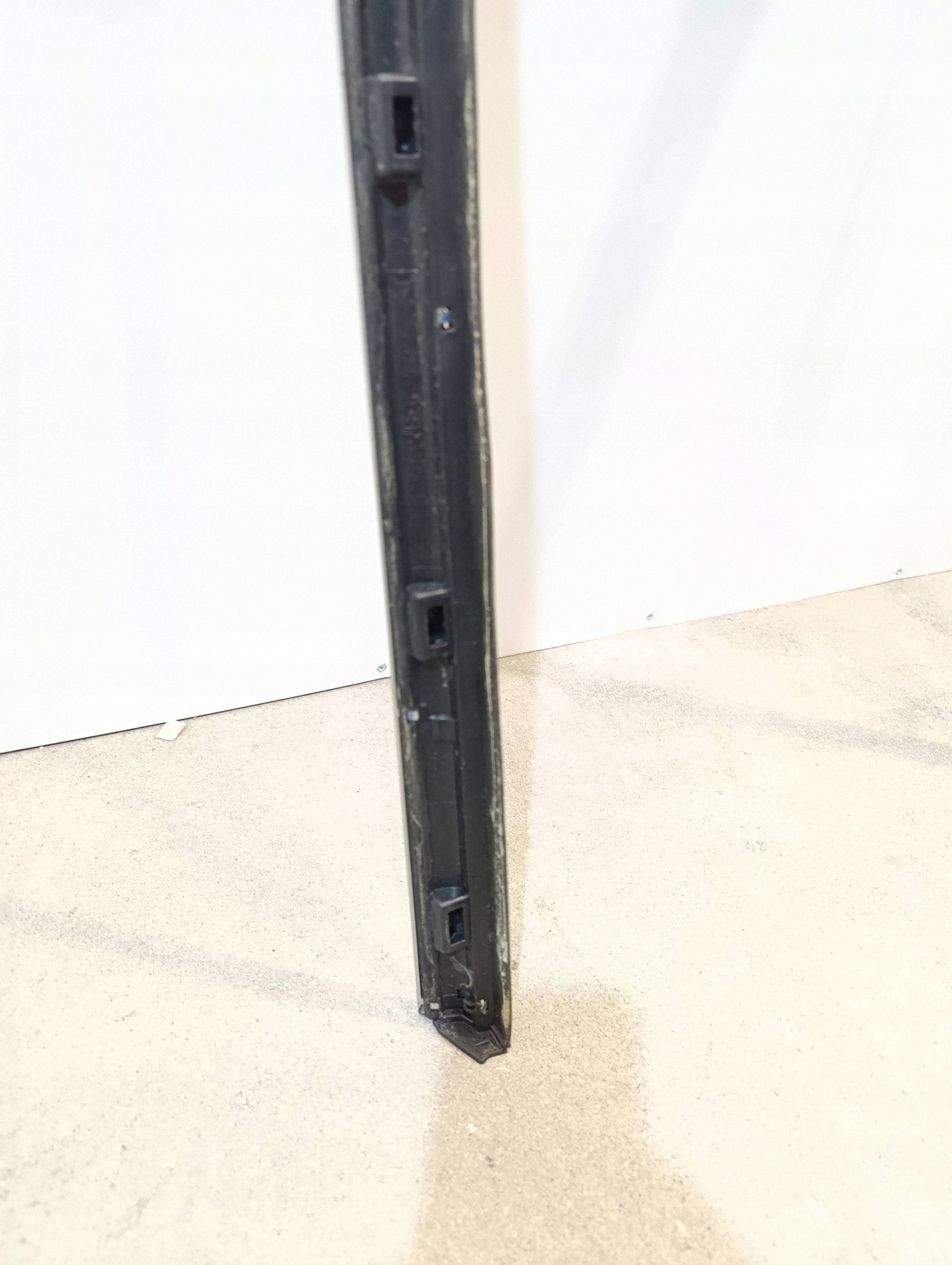 Chrysler Pacifica 2021 Left Rear Window Moulding 68227297A image 6