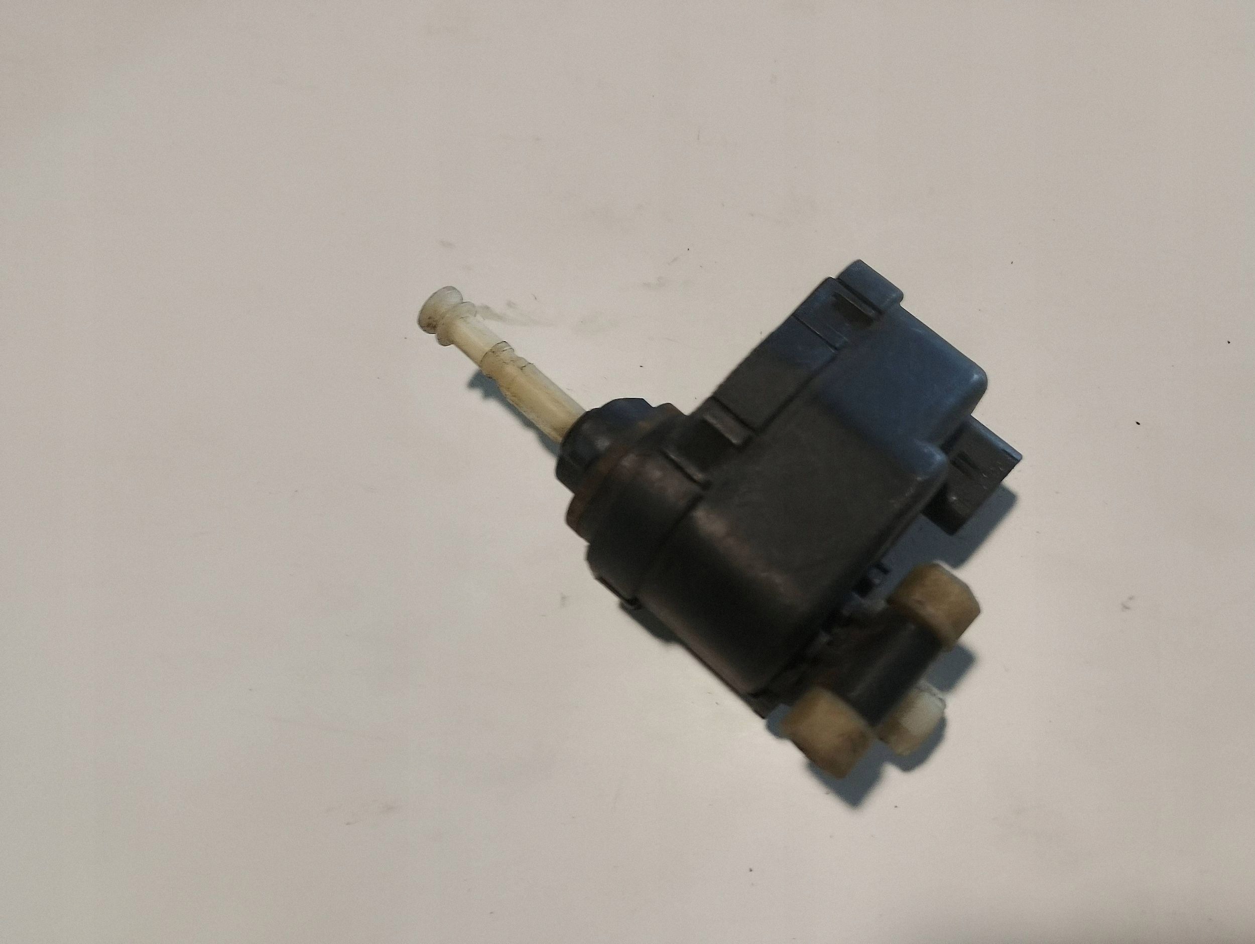 Scheinwerfer-Einstellmotor OEM 0307851338 - Gebraucht image 3