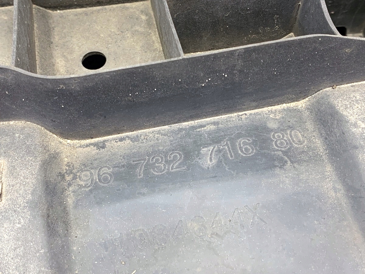 OEM 9673271680 Frontstoßdämpfer für Peugeot 208 image 3