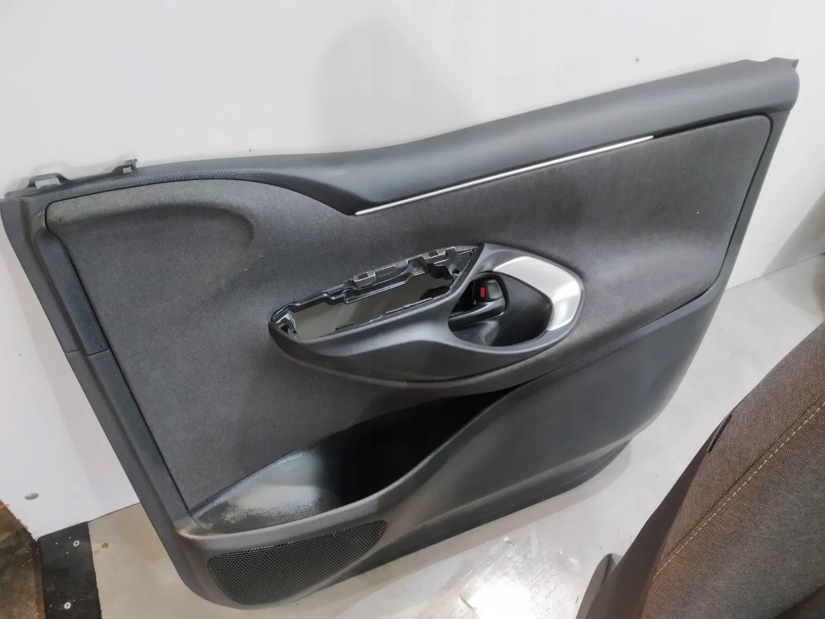Säten Toyota Yaris IV (2020-) 5D Komplett image 7