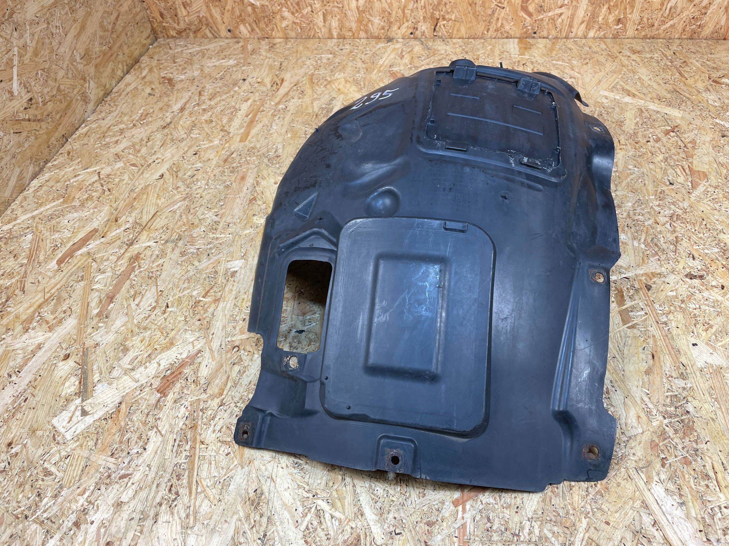 BMW F30 F31 LCI Etu Vasen Lokasuoja OEM 7260725