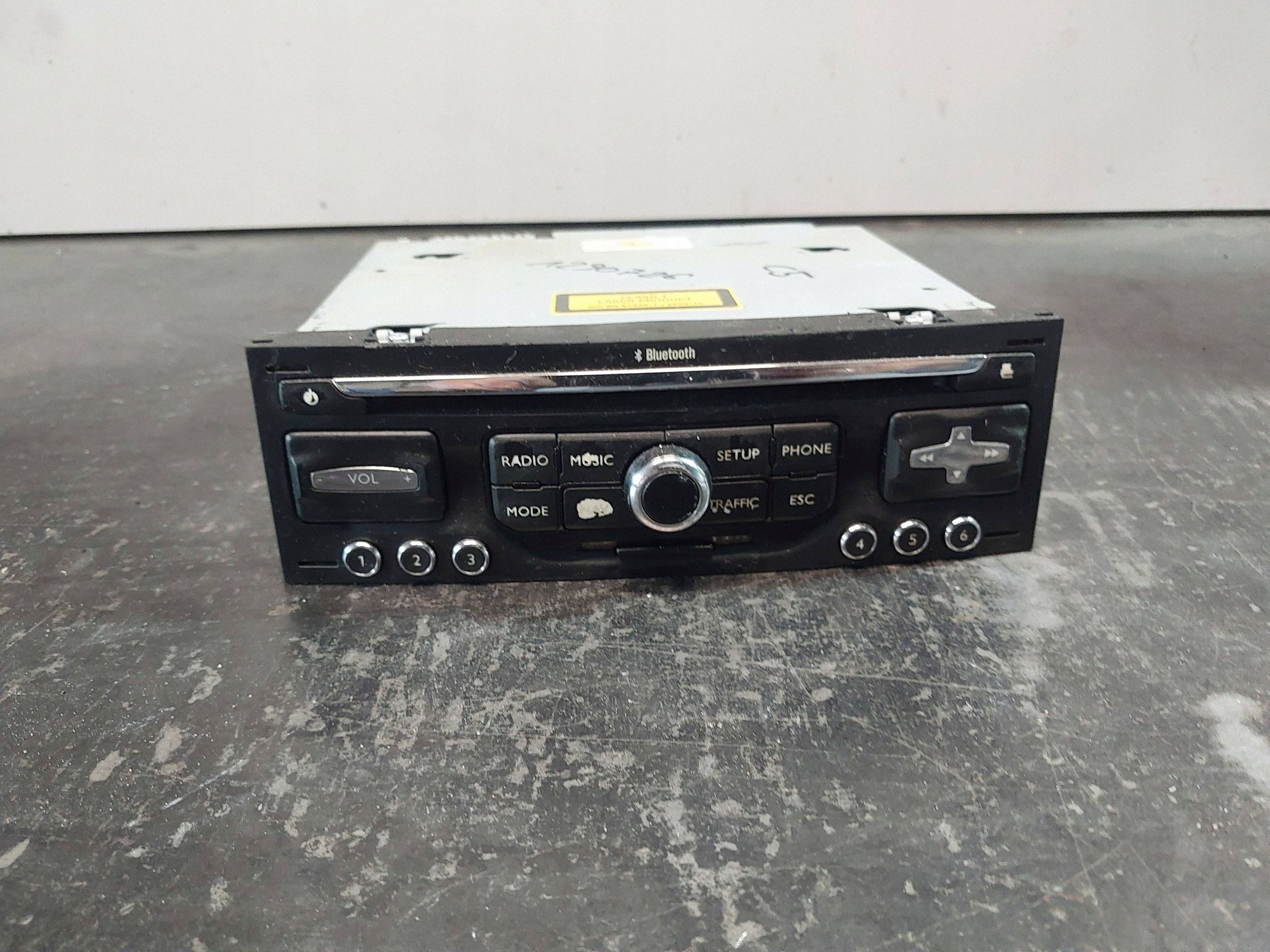 Citroen C5 II X7 Radio CD OEM 96661984ZD - Käytetty