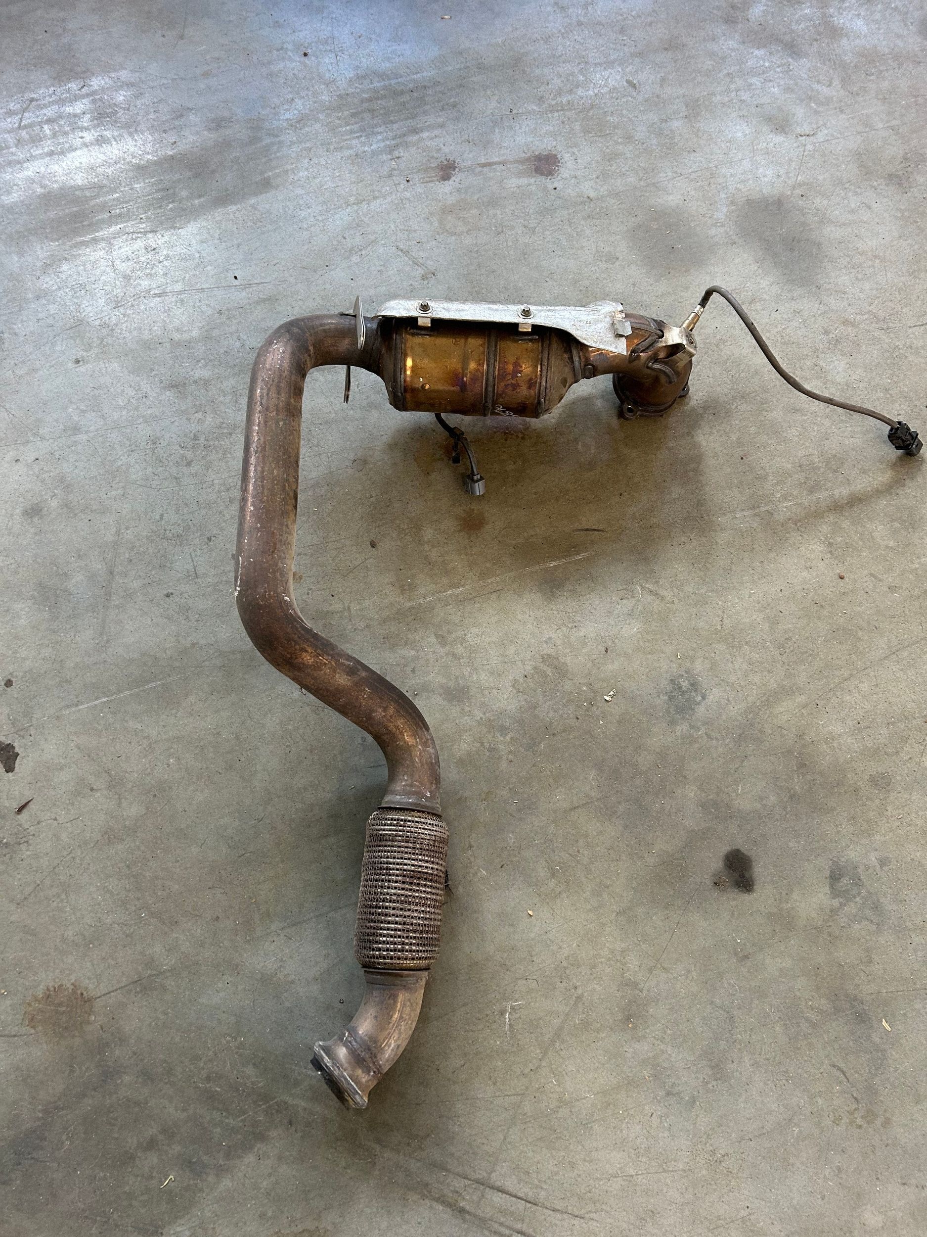 Filtro DPF Mercedes OEM A2464900514 Usado image 2