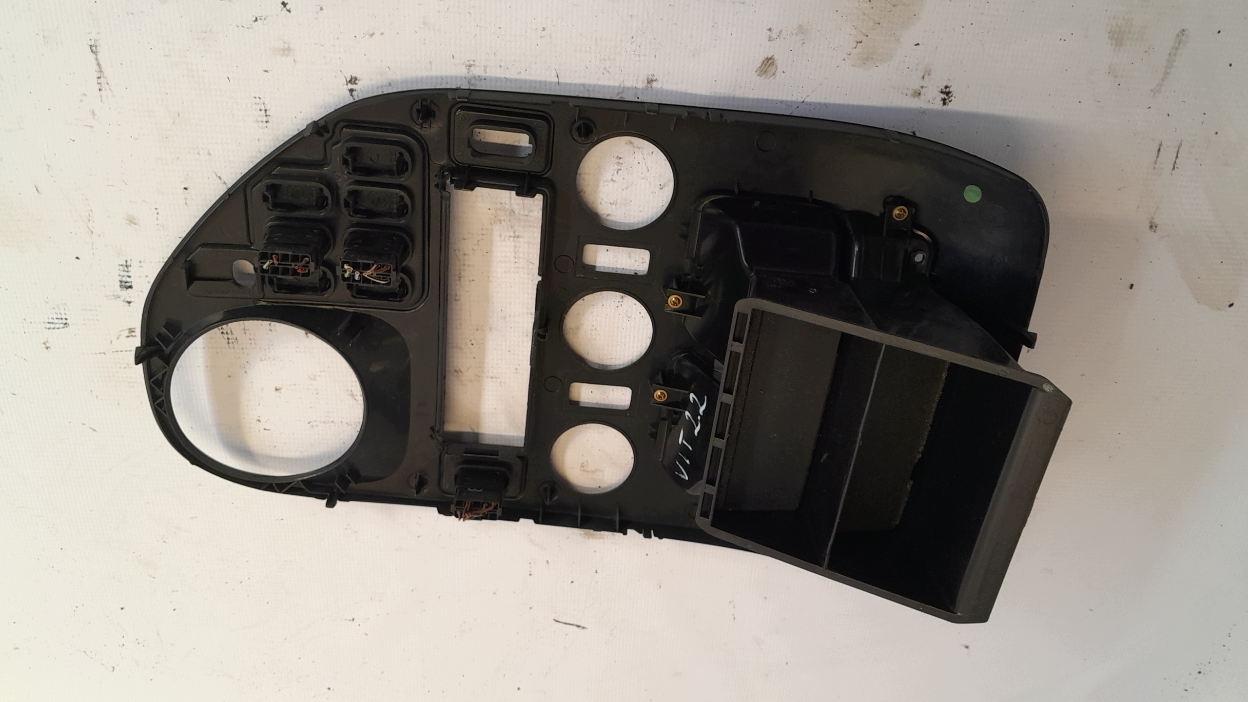 Radion Konsoli Kehys OEM A6386891631 Mercedes Vito
