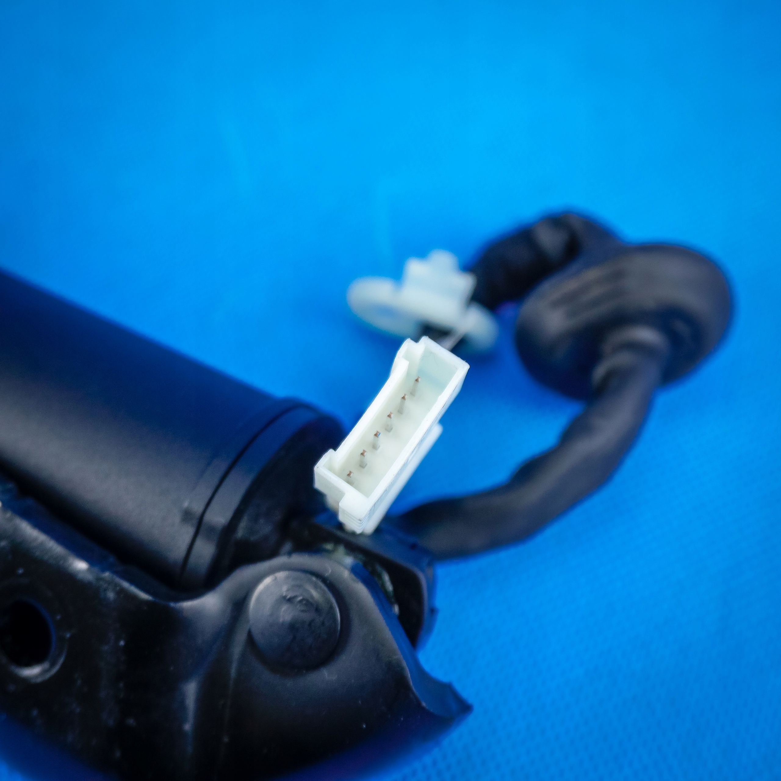 BMW X5 G05 achterklep actuator motor OEM 51249482800 image 5