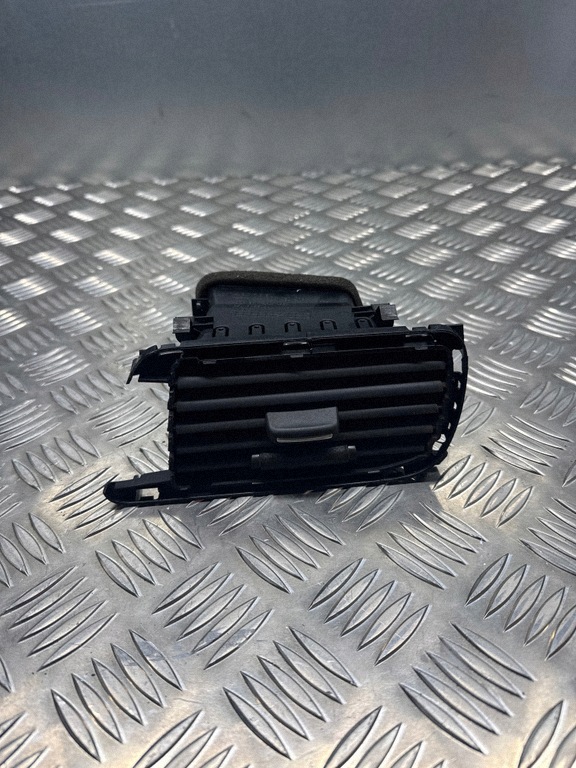 Grille de ventilation Audi A7 OEM 4G8820902 - Occasion image 2