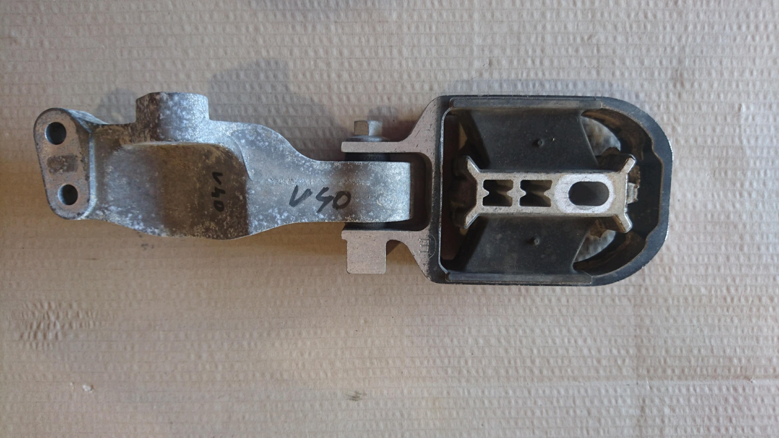 Vaihteiston tuki OEM 31430429 Volvo V40 2.0B 2016