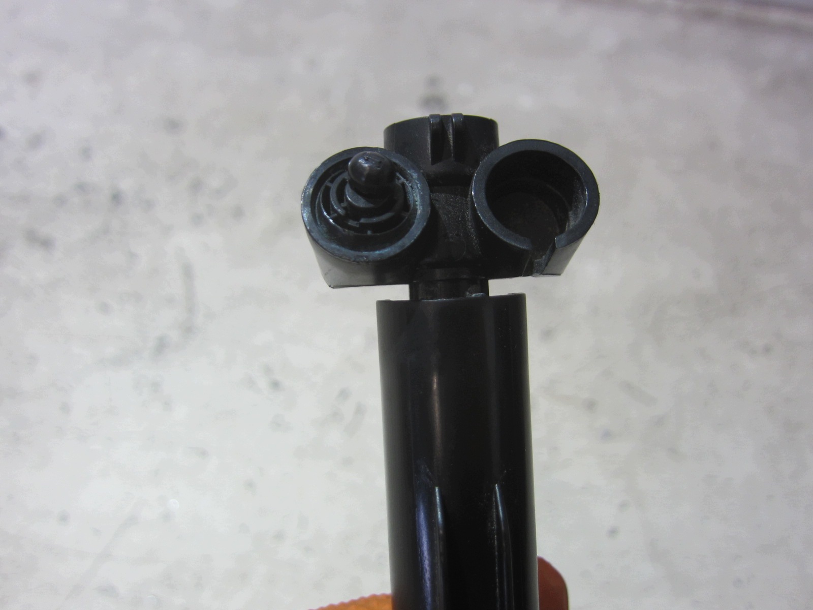 BMW OEM 7357001 Scheinwerferreiniger-Düse links image 3