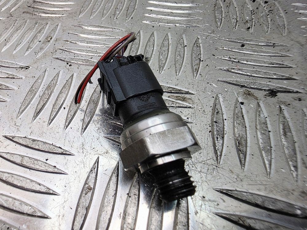 Mercedes-Benz lufttryckssensor OEM A0071534328 image 2