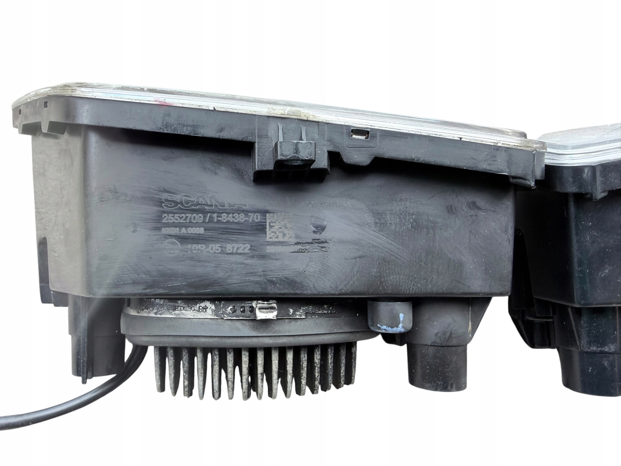 Lámpara de techo halógena Scania OEM 2552708 - Usada image 6