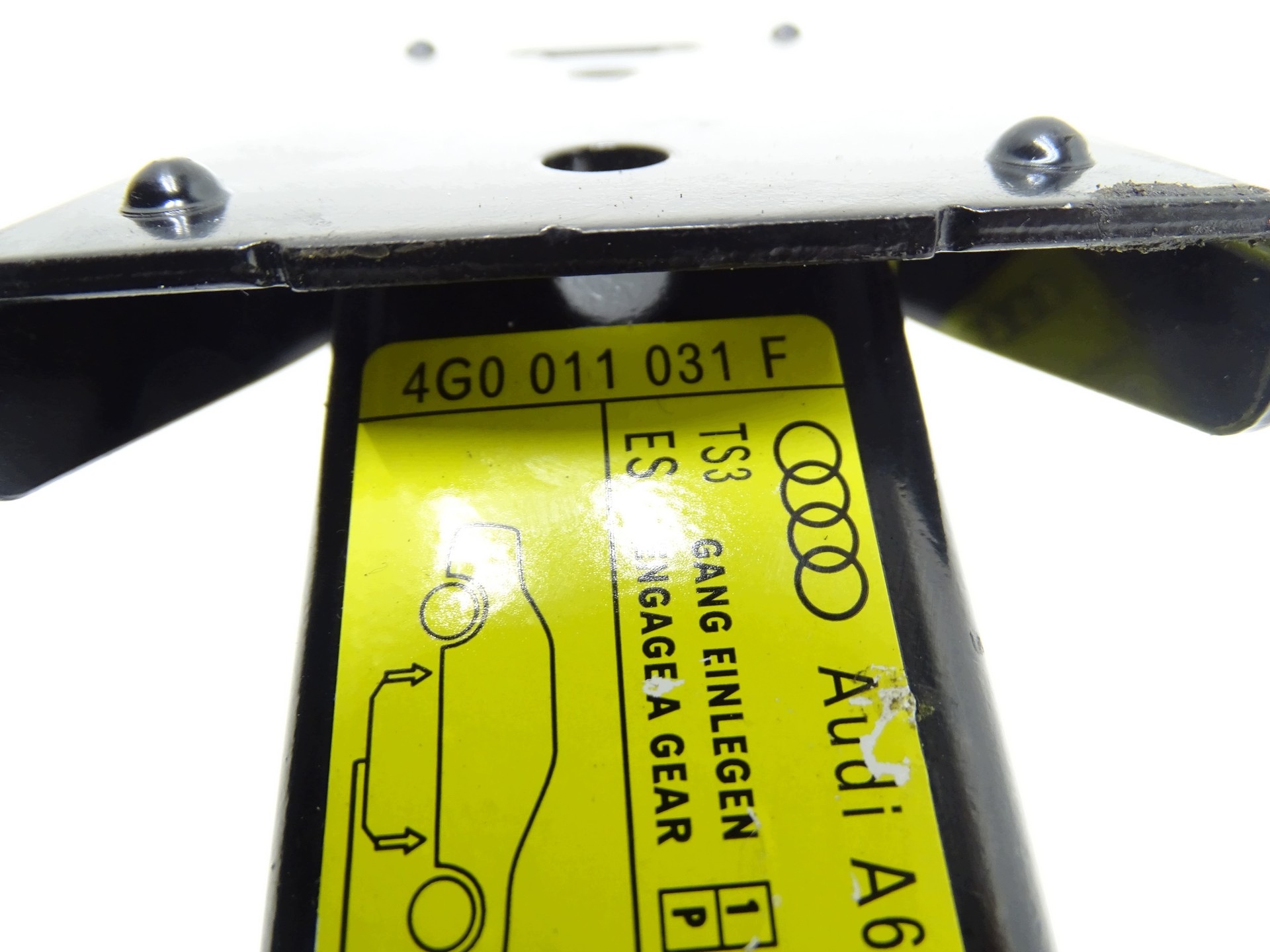 Macaco Audi A6 A7 C7 OEM 4G0011031F - Usado image 4