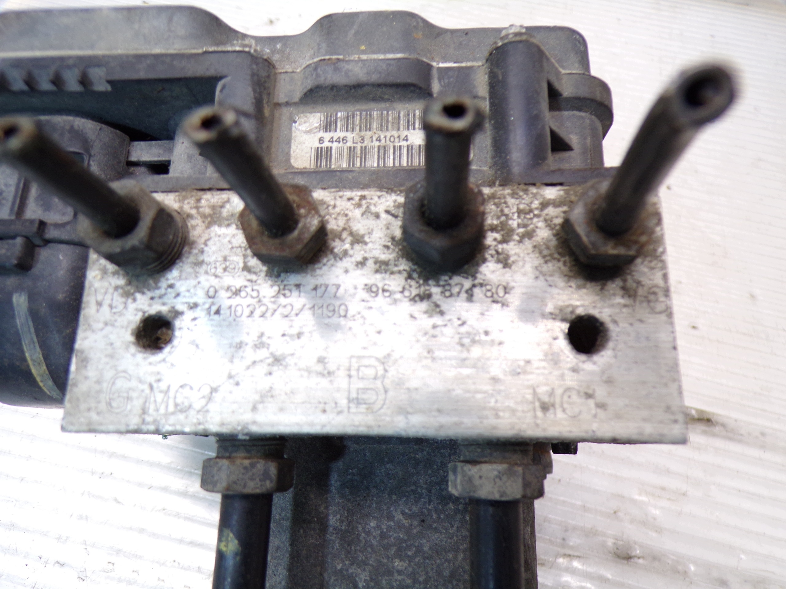 Bomba ABS OEM 9661887180 para Peugeot Citroen image 3