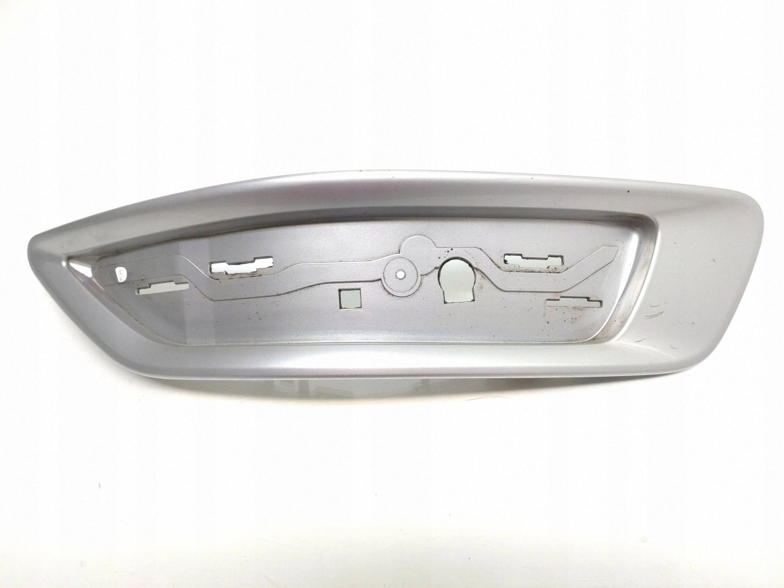 Volvo XC70 Heckstoßstange Reflektorrahmen OEM 30744514 image 2