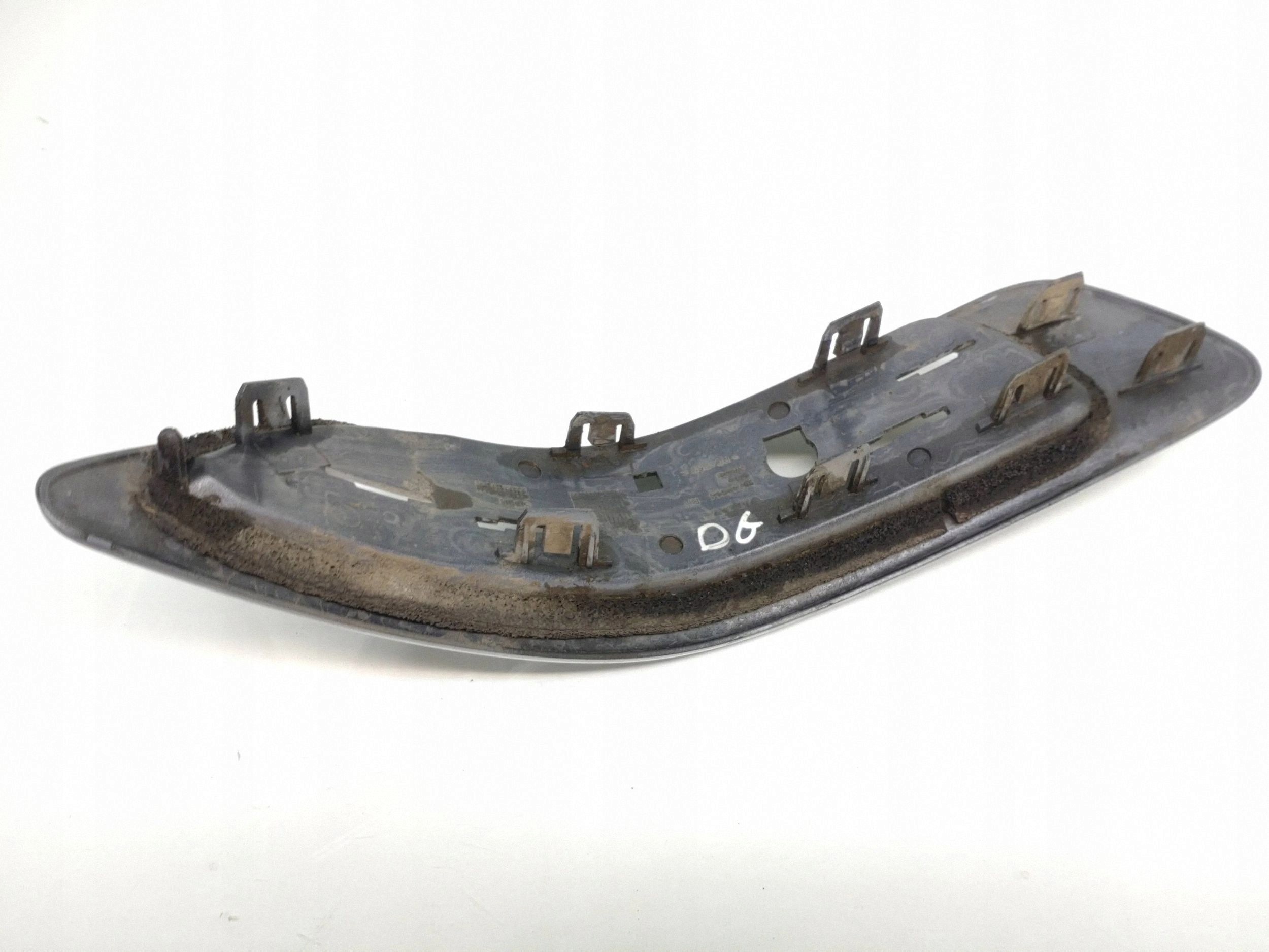 Volvo XC70 Heckstoßstange Reflektorrahmen OEM 30744514 image 5