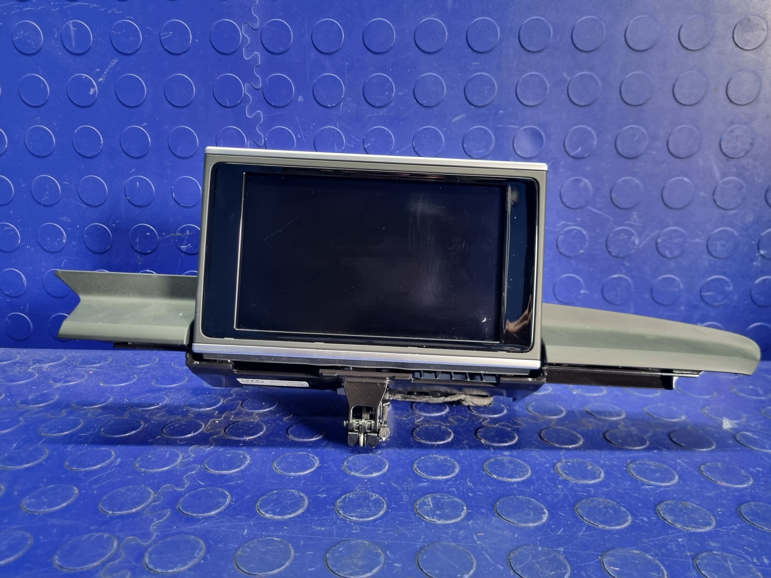 Audi A6 C7 Allroad radionäyttö OEM 4G1919601AB image 2