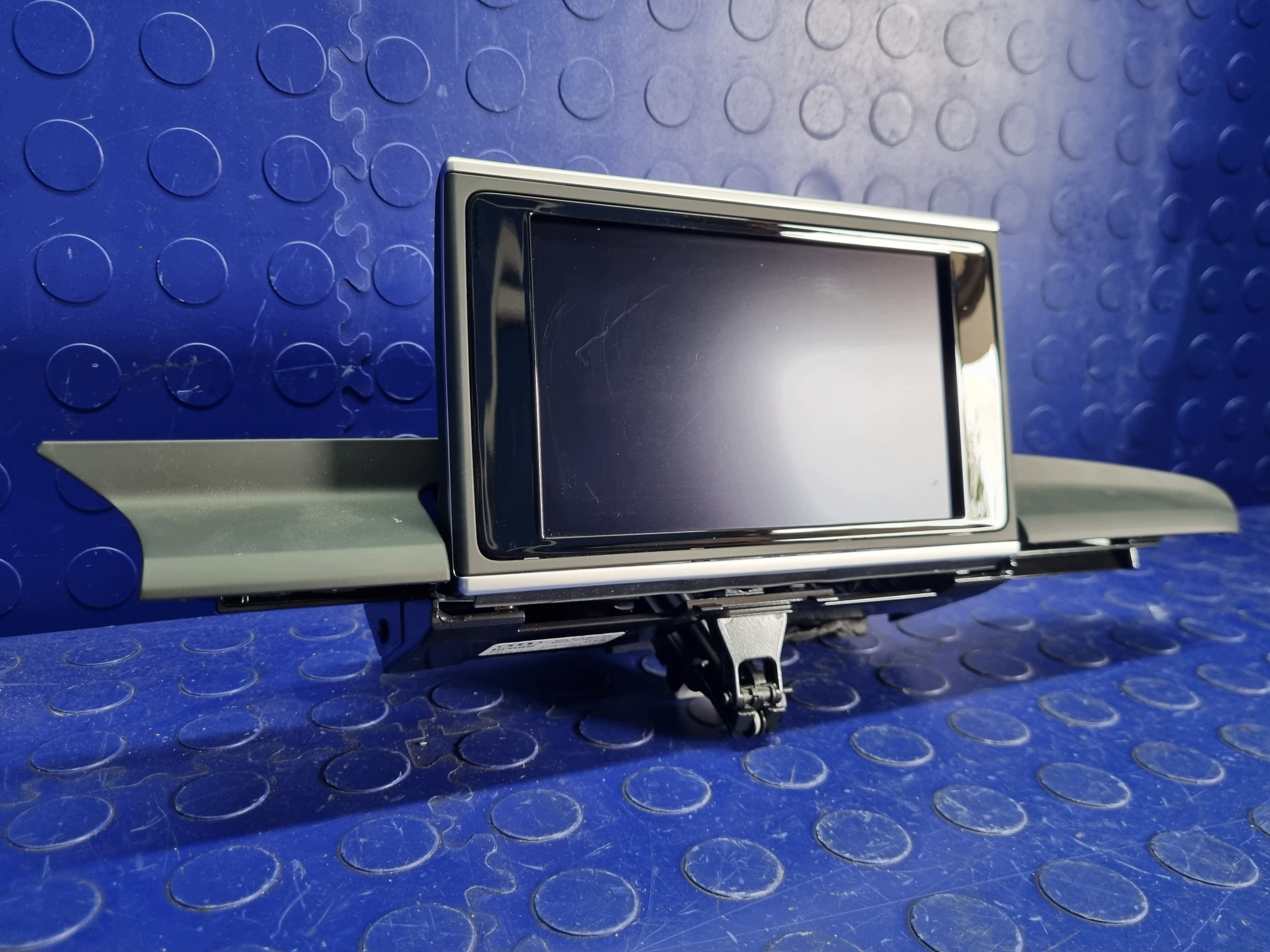 Audi A6 C7 Allroad radionäyttö OEM 4G1919601AB image 3