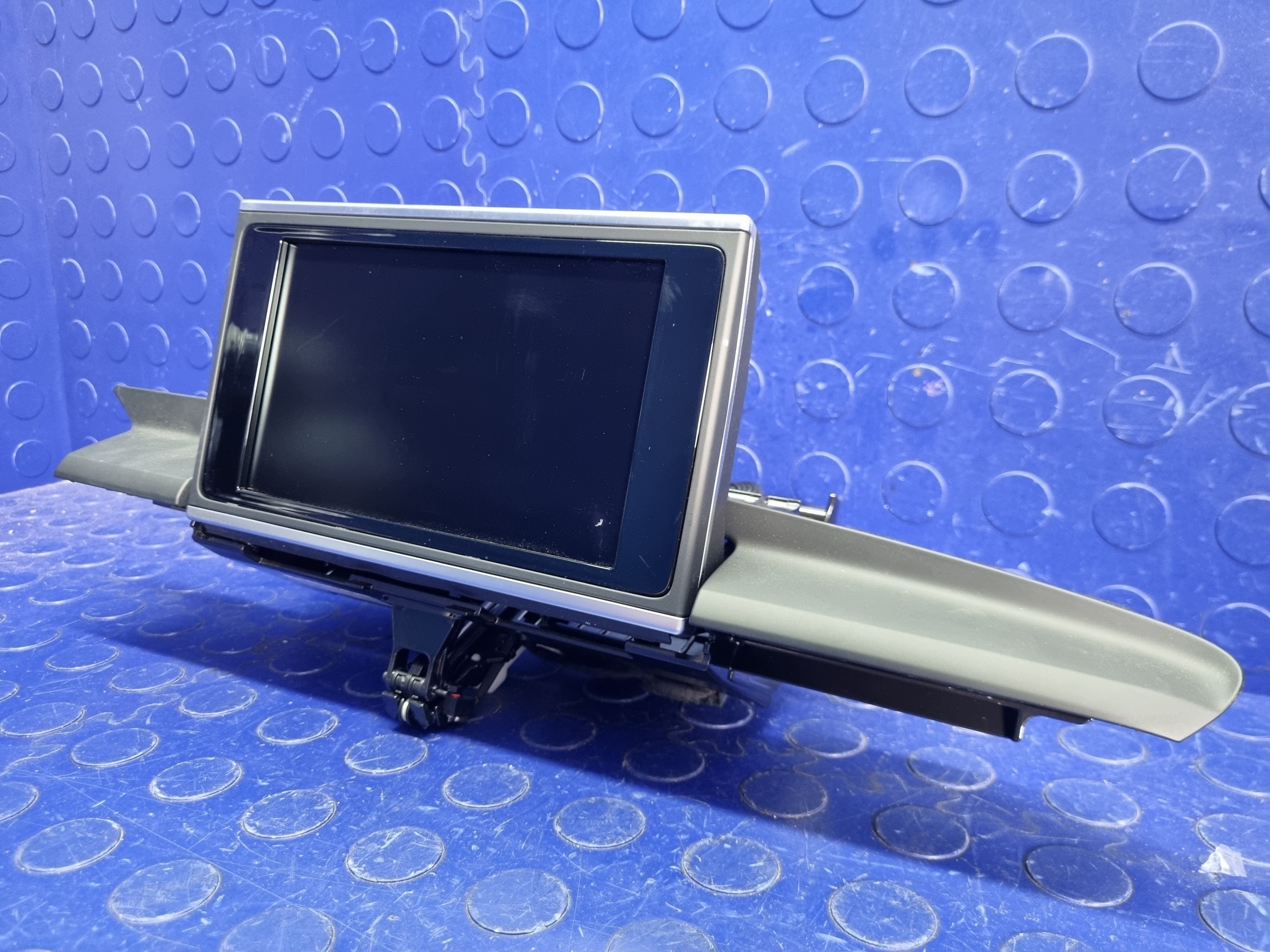 Audi A6 C7 Allroad radionäyttö OEM 4G1919601AB image 5