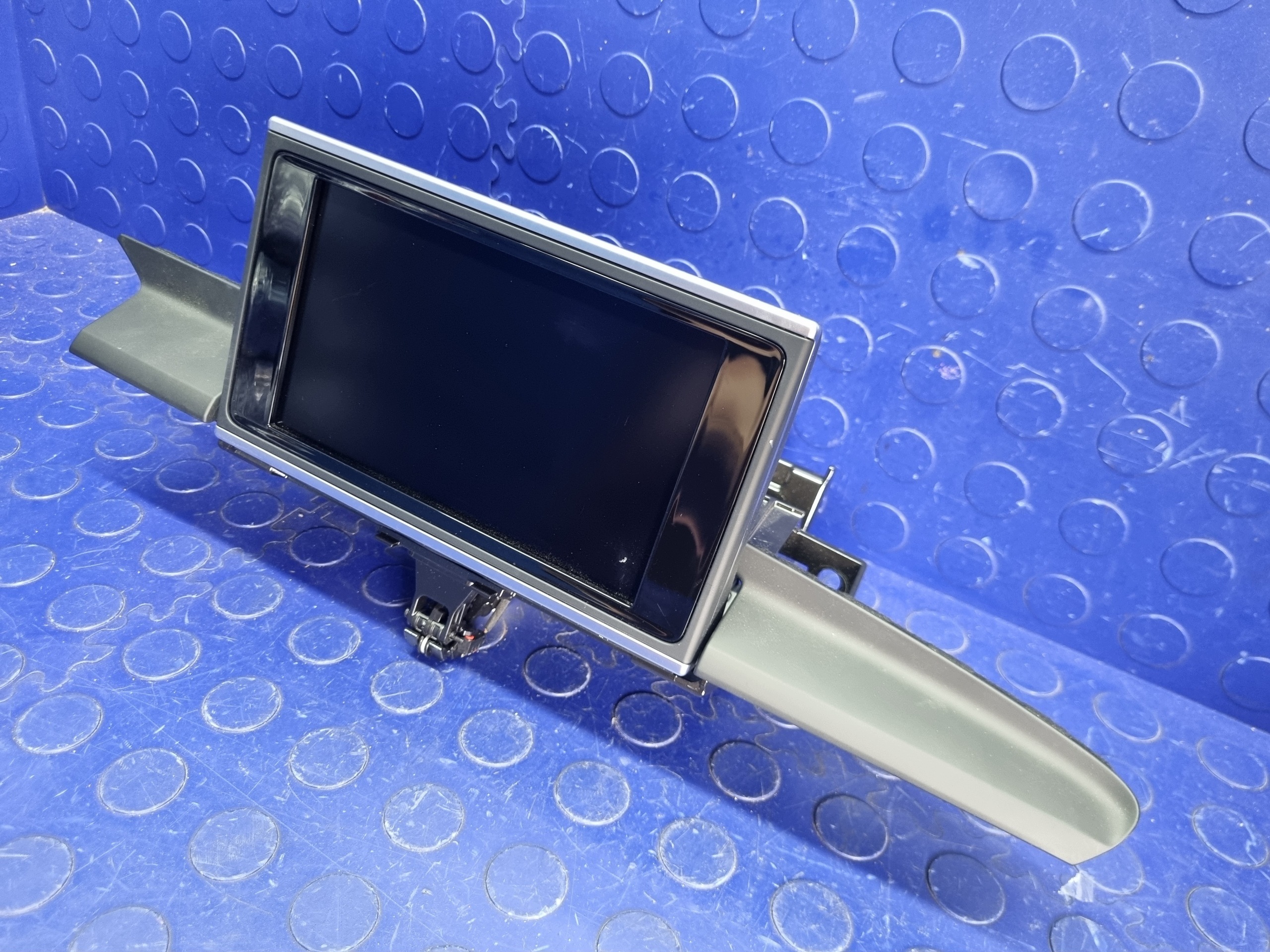 Audi A6 C7 Allroad radionäyttö OEM 4G1919601AB image 6