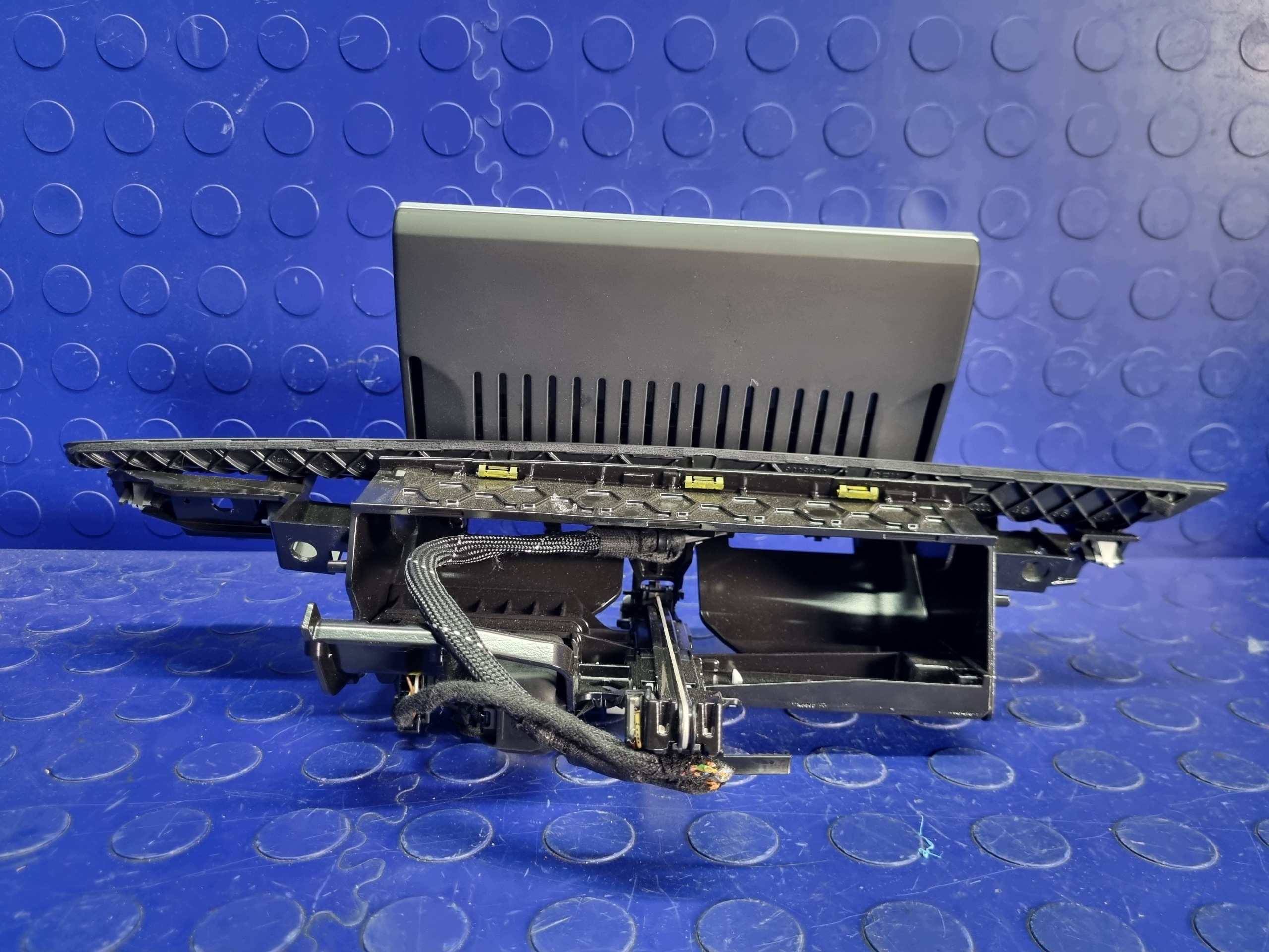 Audi A6 C7 Allroad radionäyttö OEM 4G1919601AB image 8