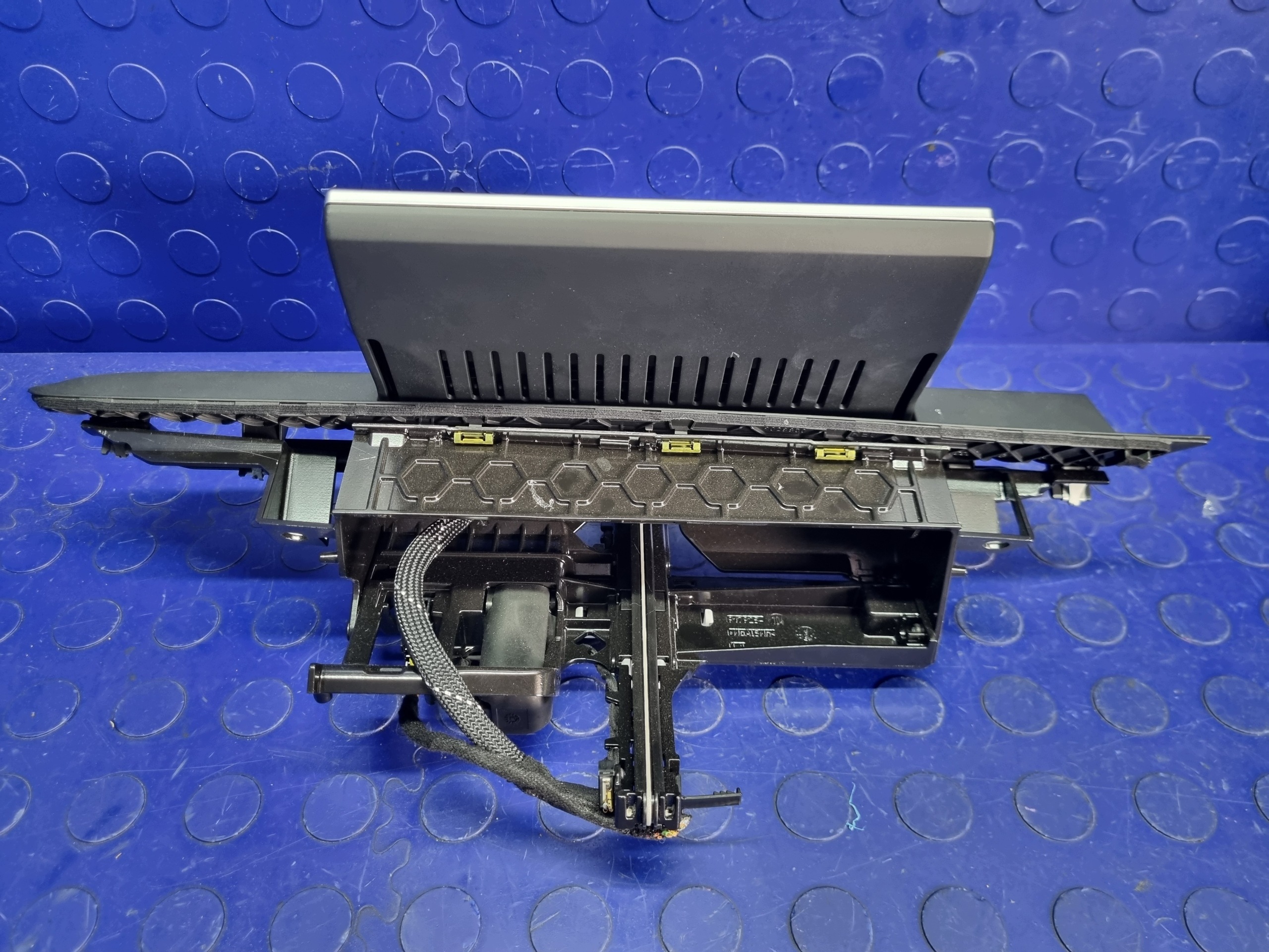 Audi A6 C7 Allroad radionäyttö OEM 4G1919601AB image 9