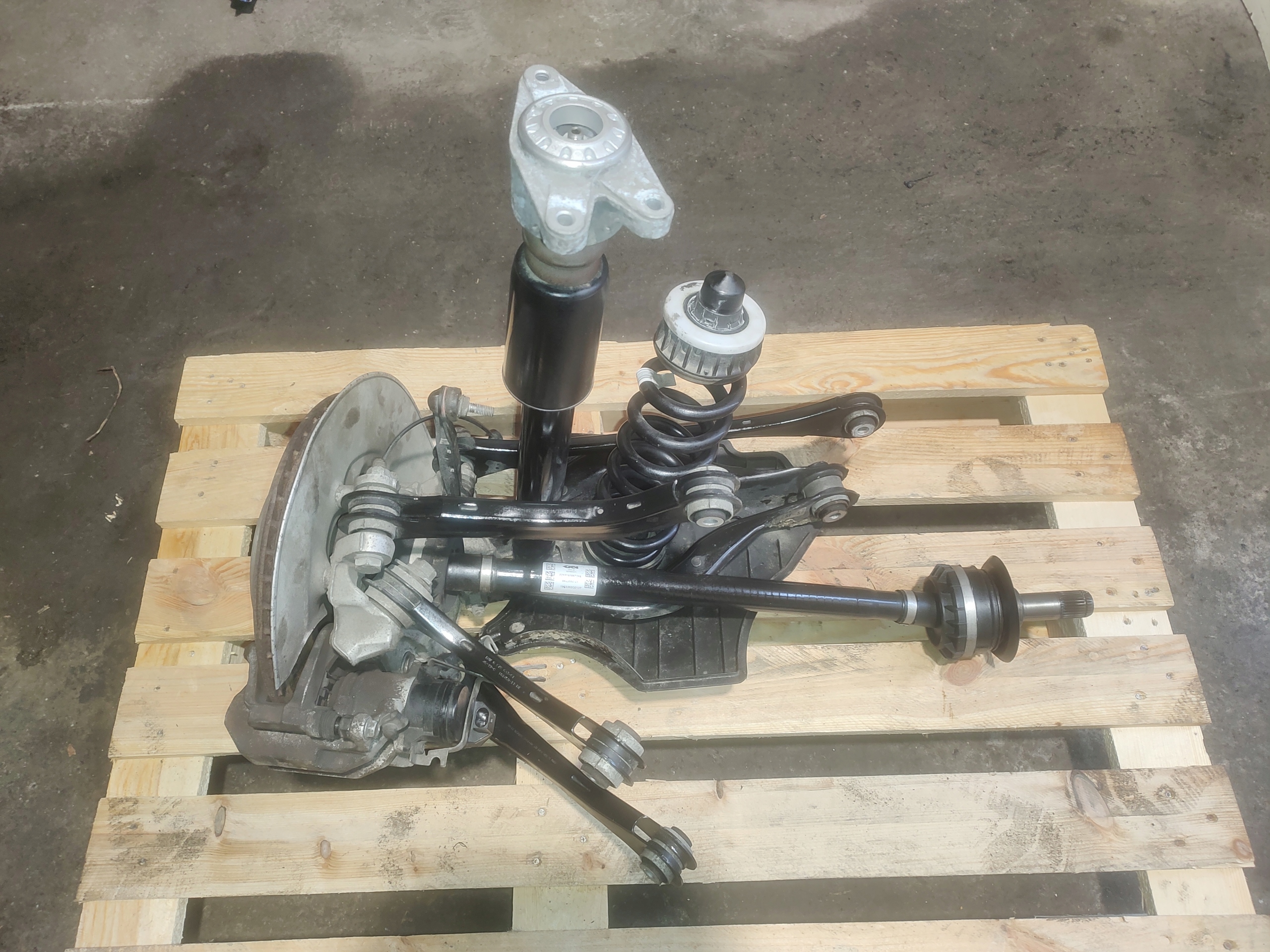 BMW G20 330e Moyeu Étrier Amortisseur Bras image 2