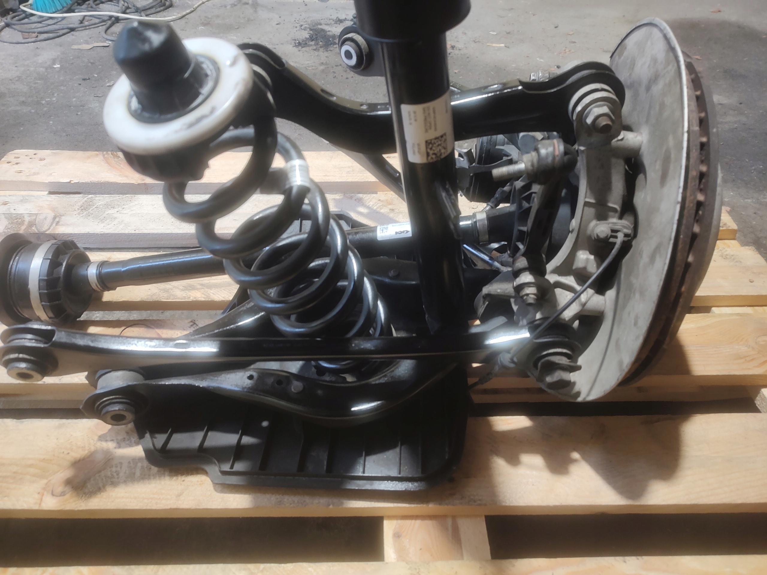 BMW G20 330e Moyeu Étrier Amortisseur Bras image 6