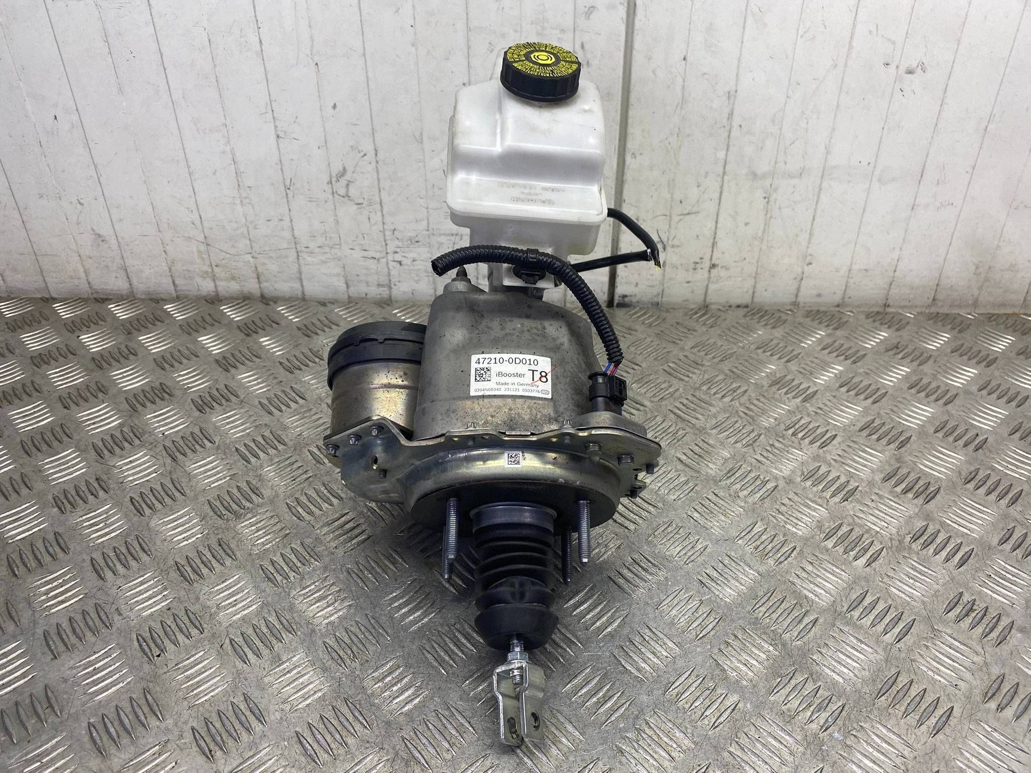 Bomba de travão Toyota OEM 47210-0D010 - Usada Testada image 6