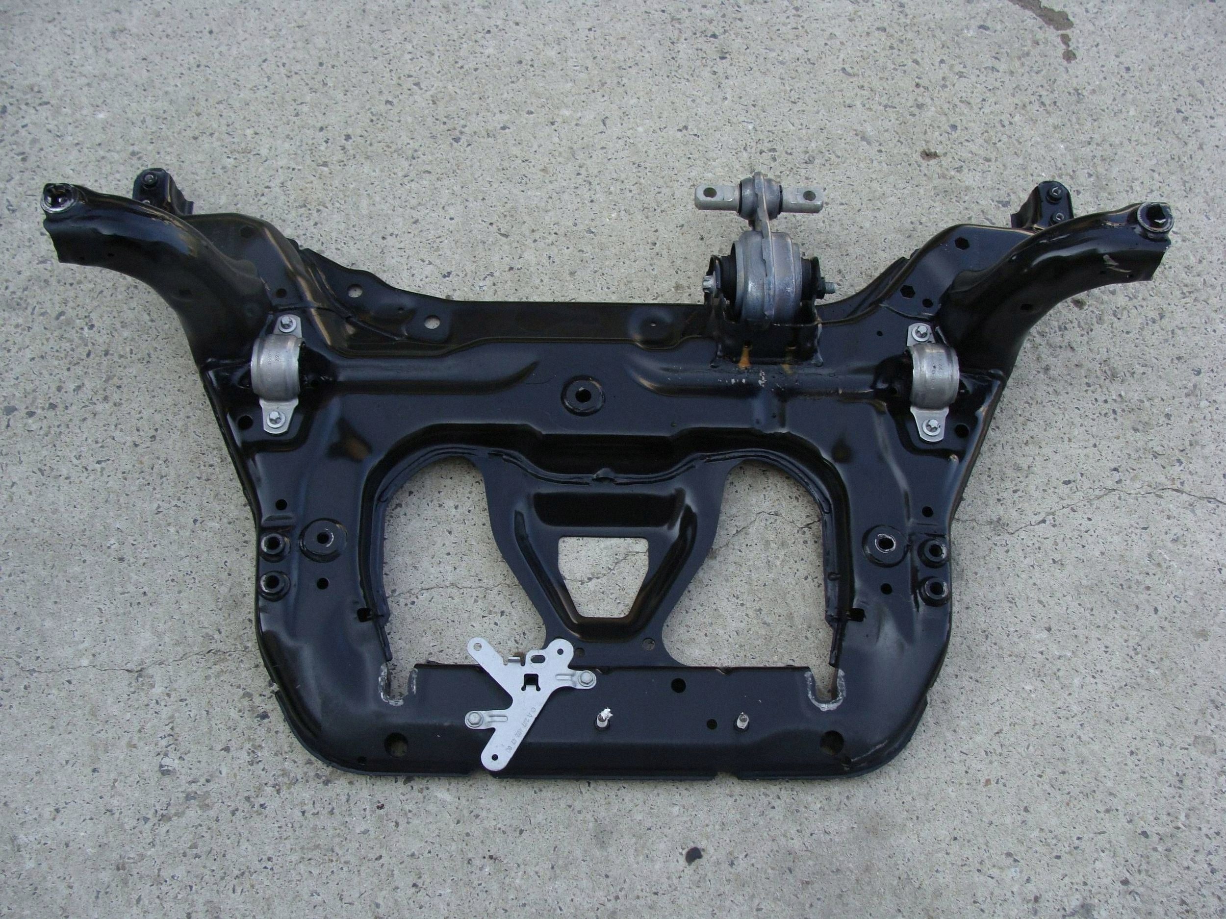 Mercedes CLA W118 Traverse Reki OEM A1776207101 image 2