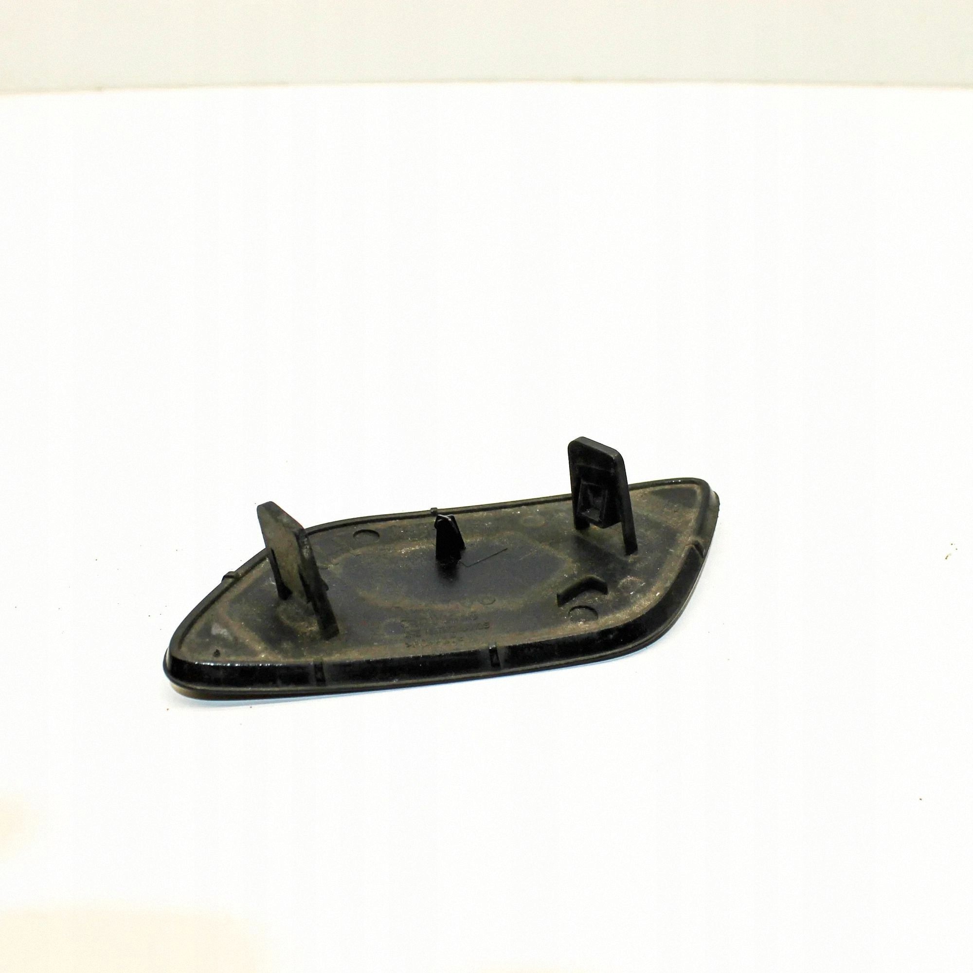 OEM 31323845 Pesulaitteen kansi oikea etu Volvo V60
