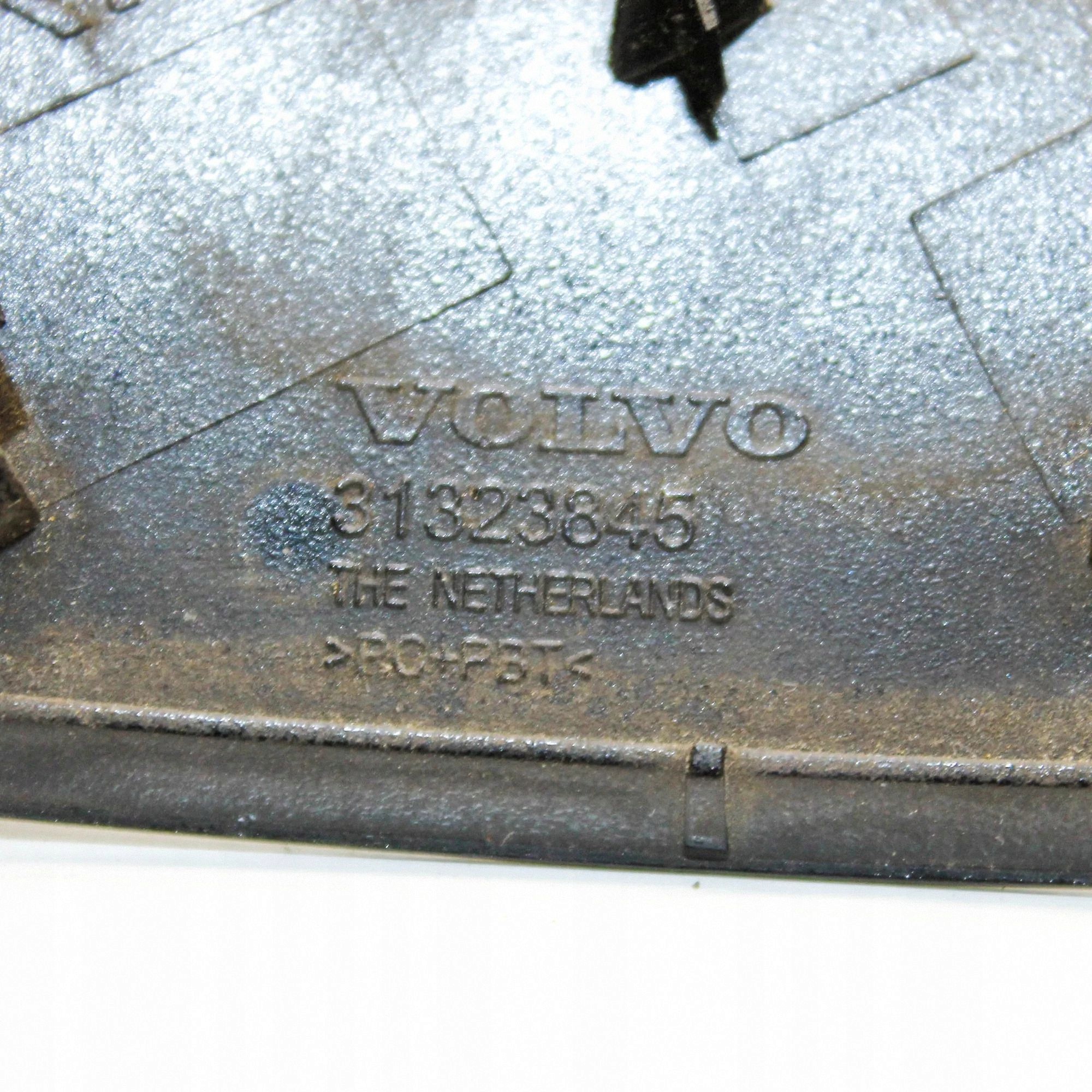 Cache de lave-glace avant droit OEM 31323845 Volvo V60 image 3