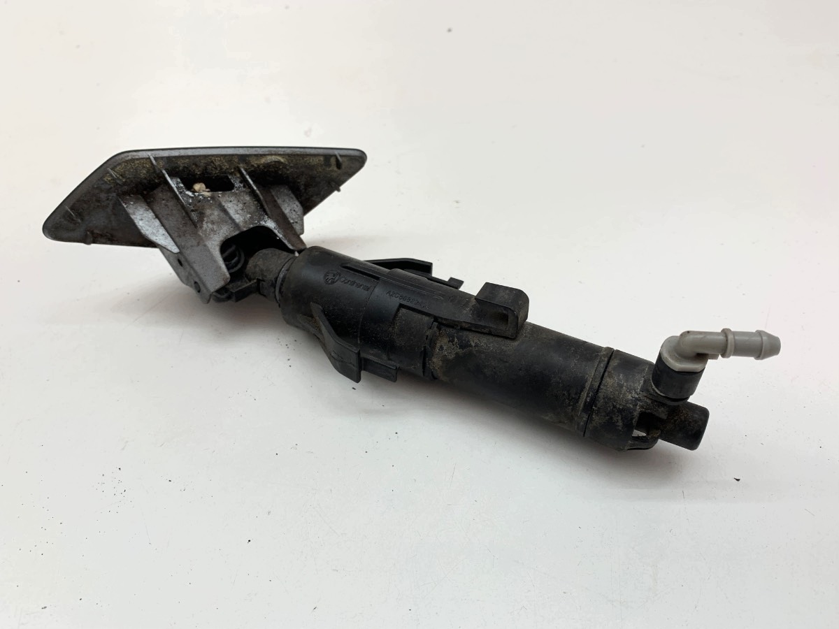 OEM 3V0955966 Oikea pesupumppu suutin Skoda Superb III:lle