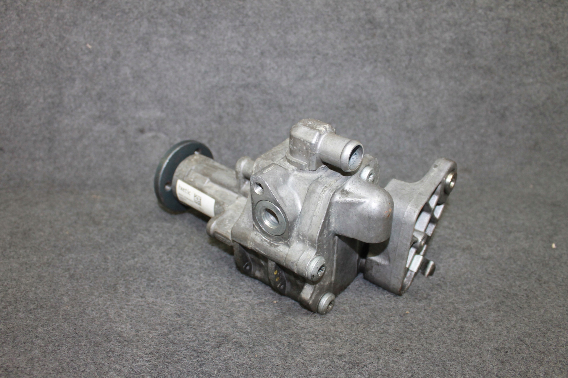 Pompe de direction assistée BMW OE OEM 6796462 image 4