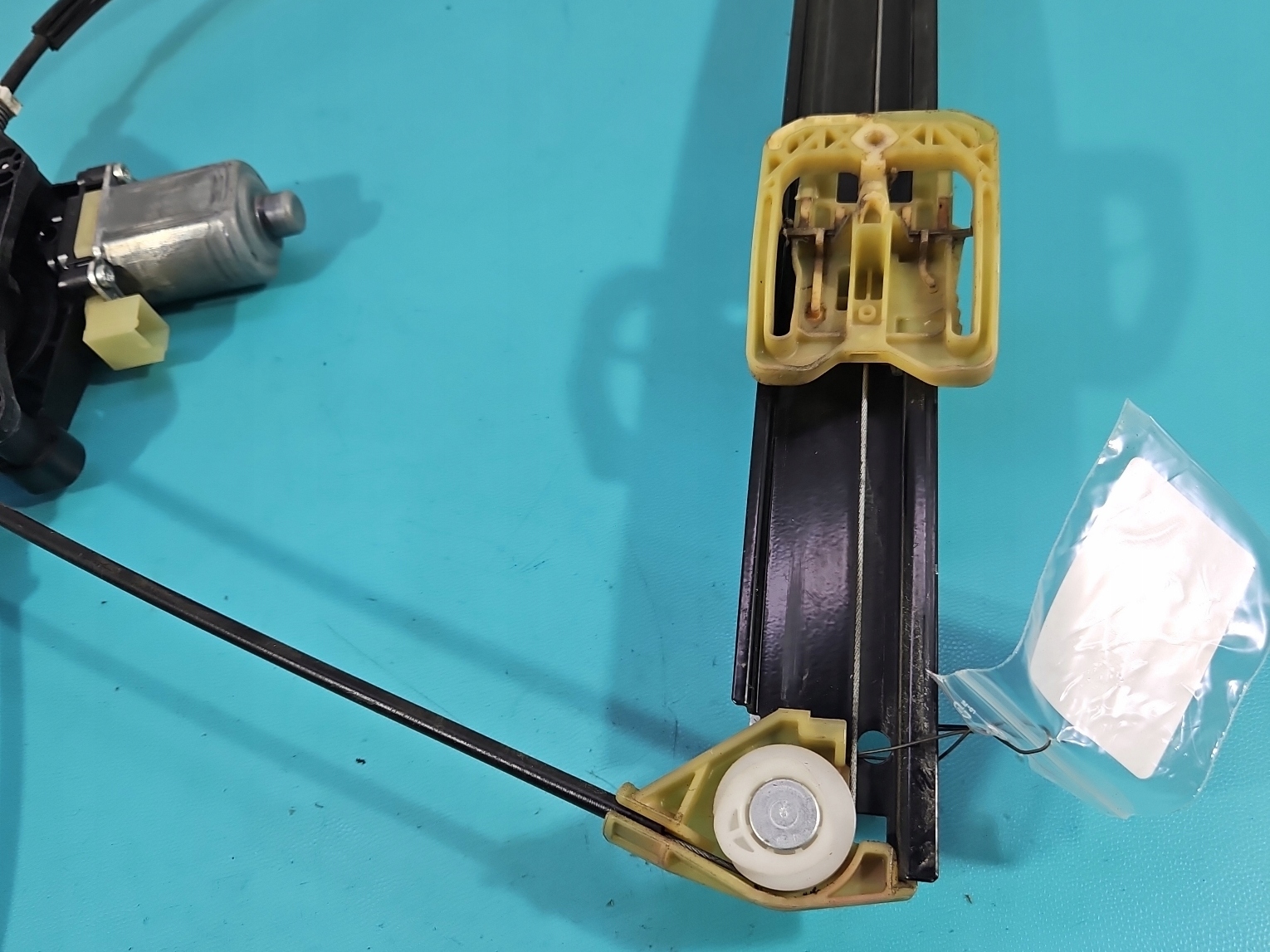 Raamlier voor Audi A4 B9 8W0837461 4D Sedan