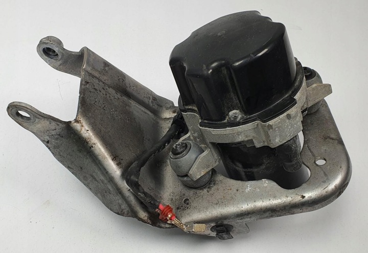 Vacuum pump Mercedes A0004306132