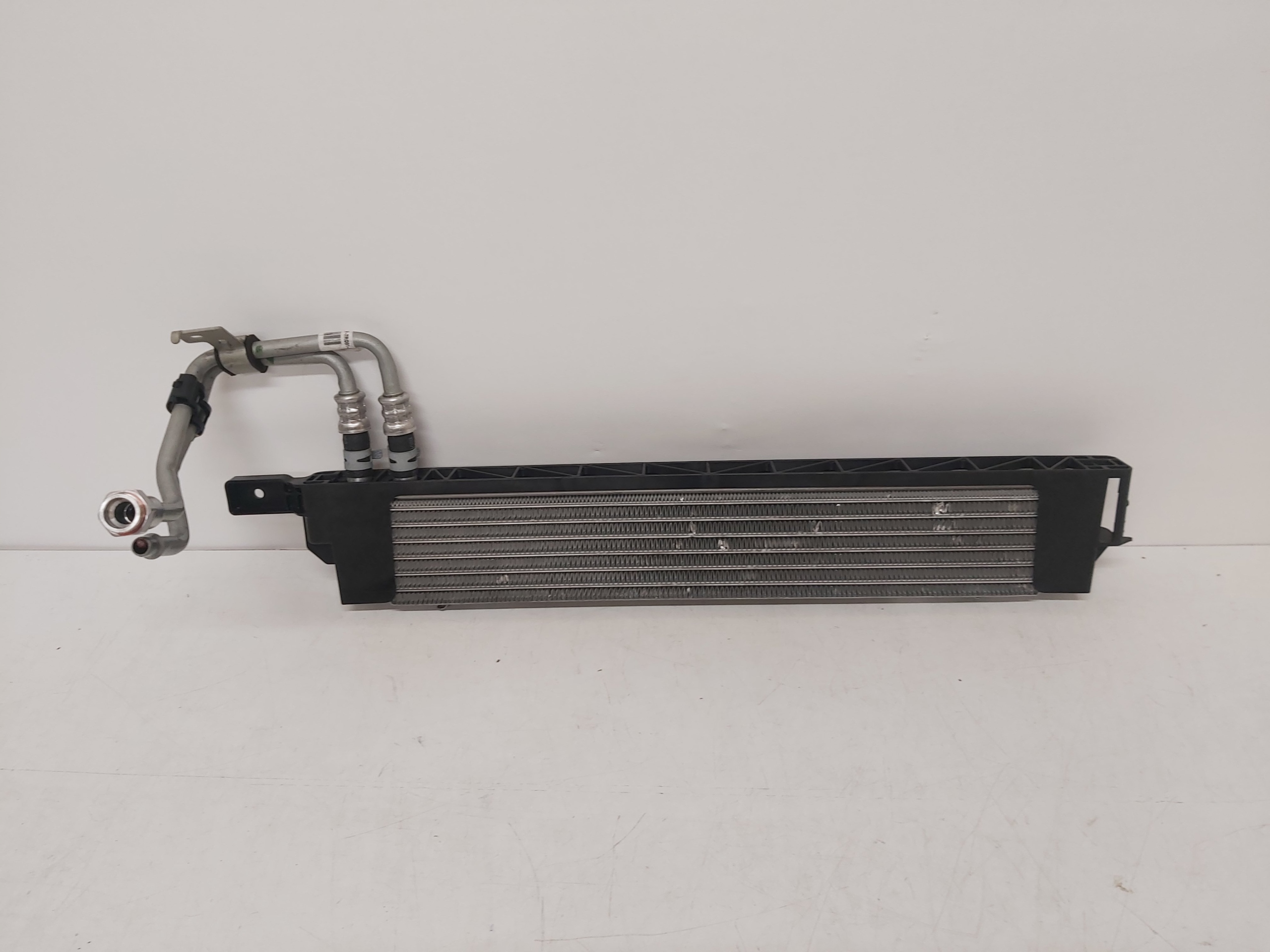 Öljynjäähdytin Ford Mustang 5.0GT OEM FR3F-7R081-AC image 2