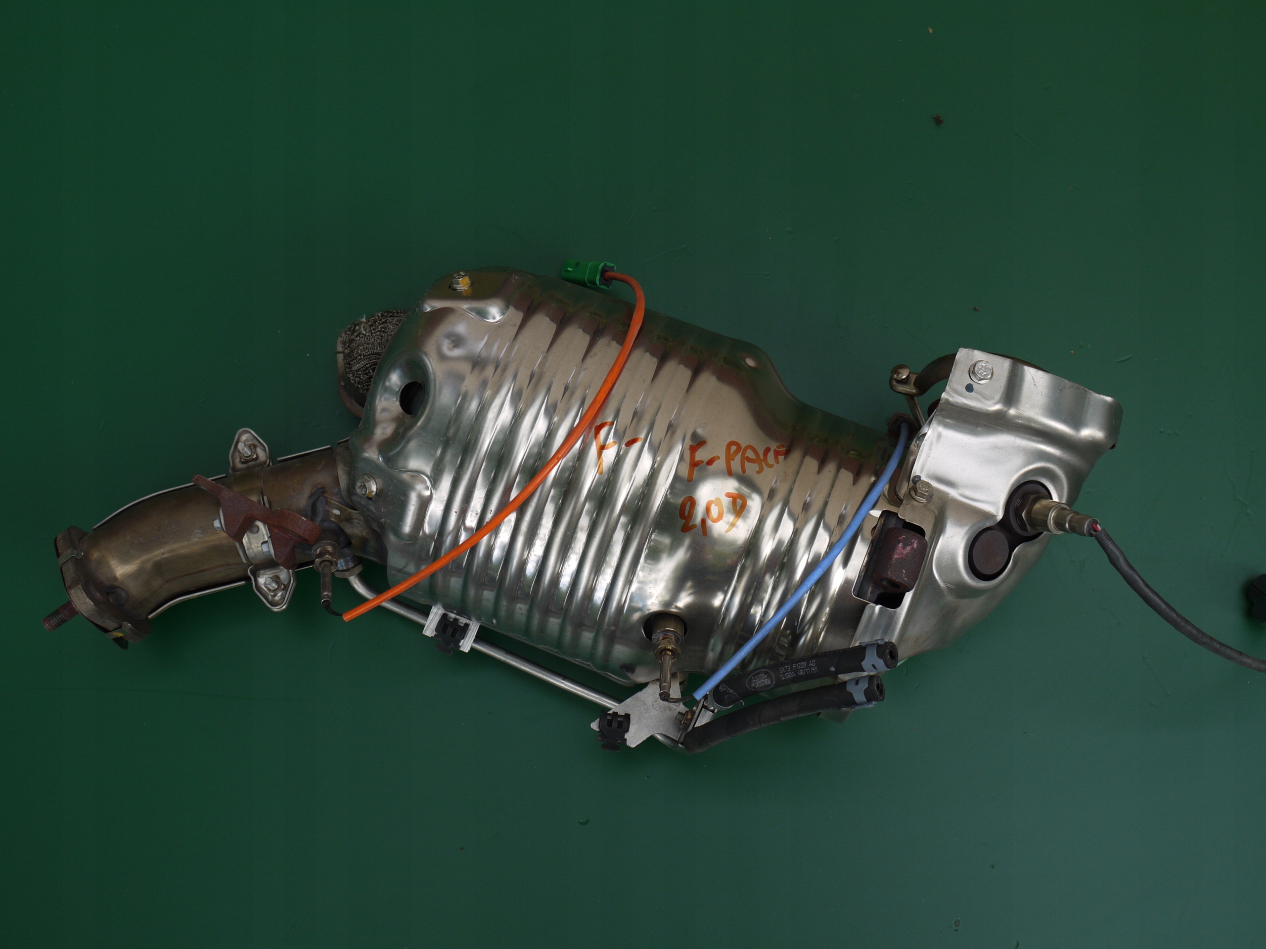 Katalysaattorikiinnike OEM C2Z20642u8 Jaguar F-Pace image 2