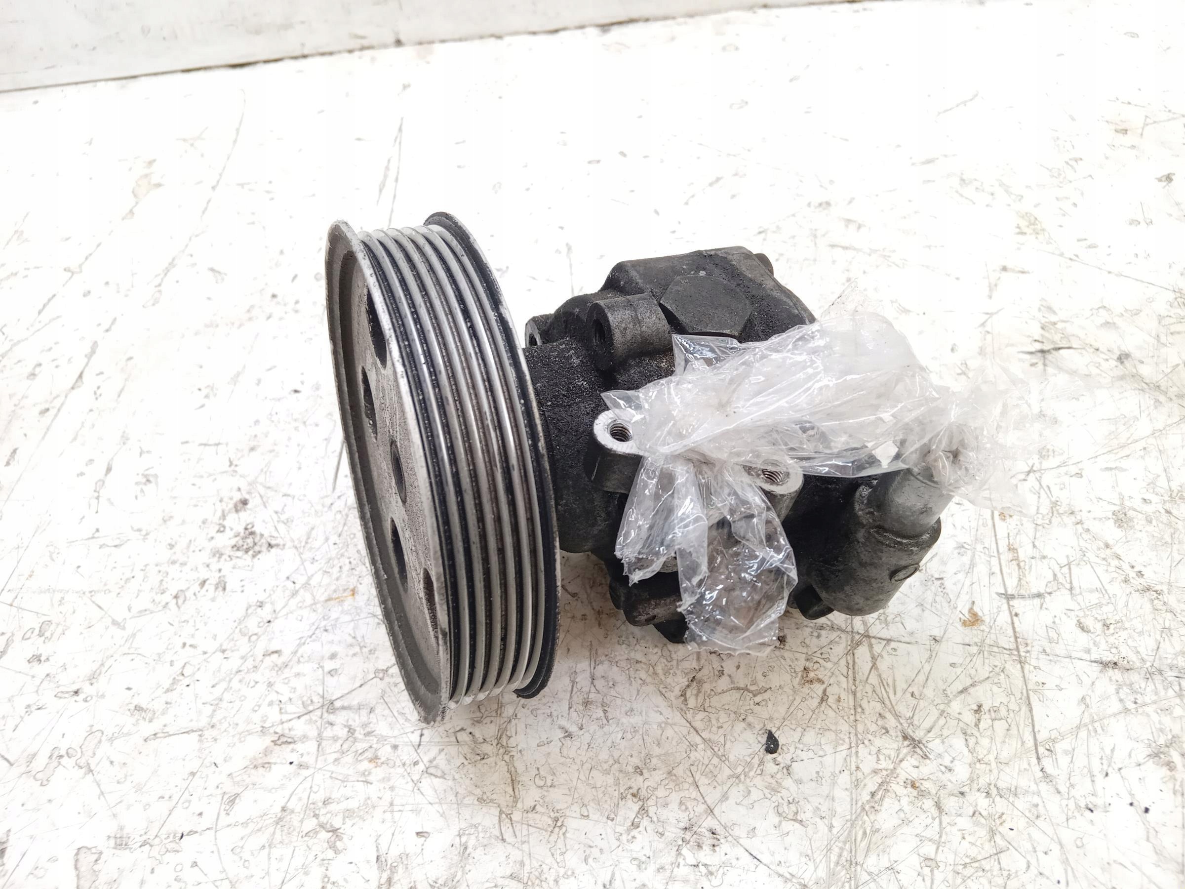 Pompe de direction Audi OEM 8K0145153F Occasion image 2