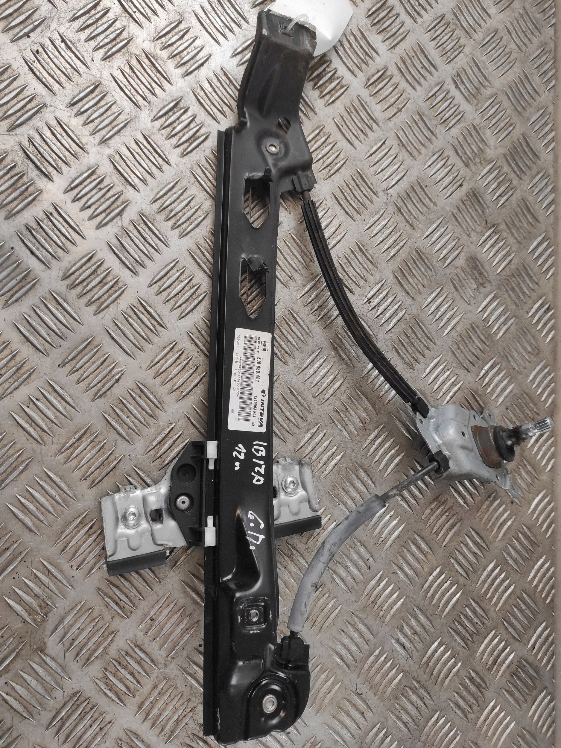OEM 6J8839462 Höger bakrutslyft - Seat Ibiza image 3