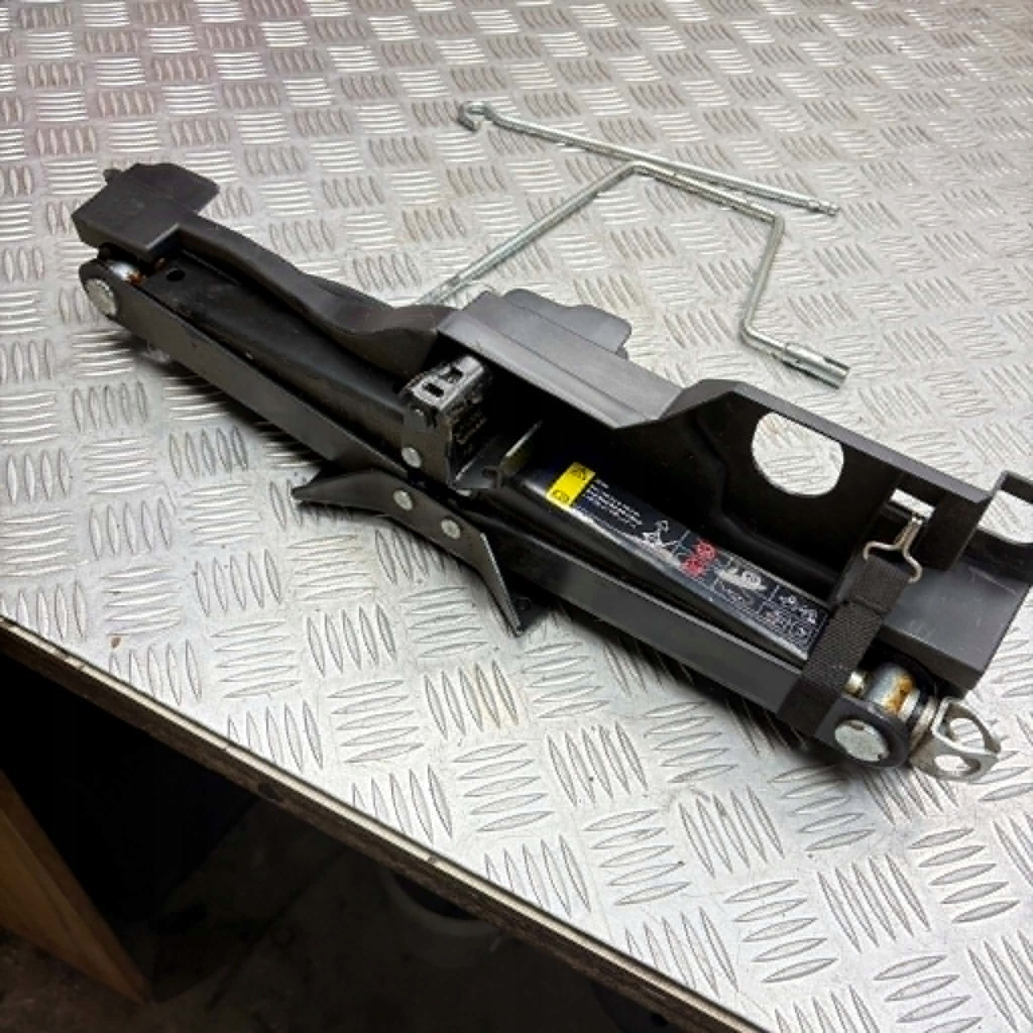 Volvo XC90 Autotunkki OEM 31317714 - Käytetty