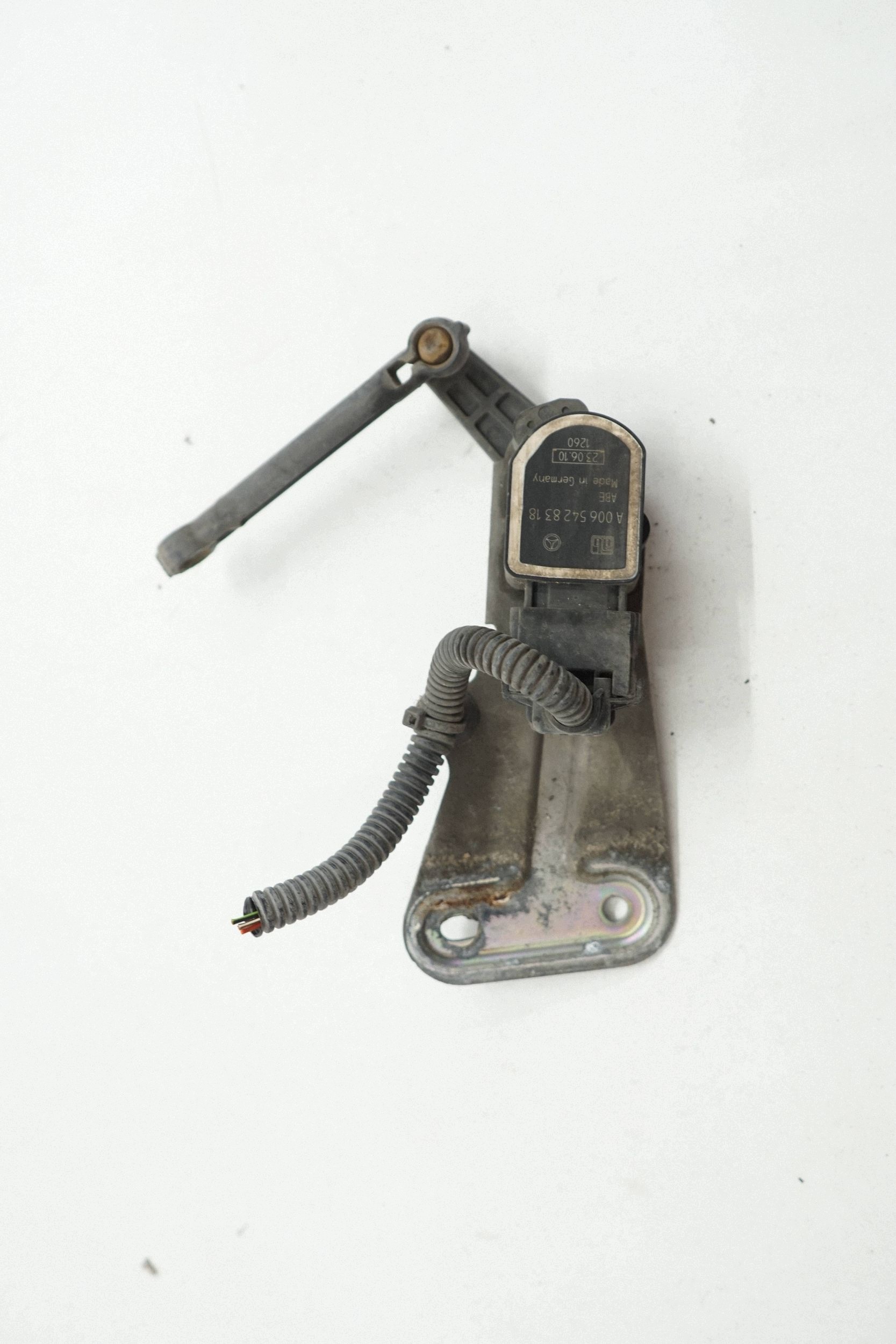 Sensor de Nível Farol Xenon Mercedes OEM A0065428318 image 2