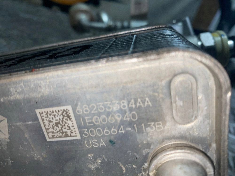 Vaihteistoöljynjäähdytin OEM 68233384AA Durango/Grand Cherokee image 6