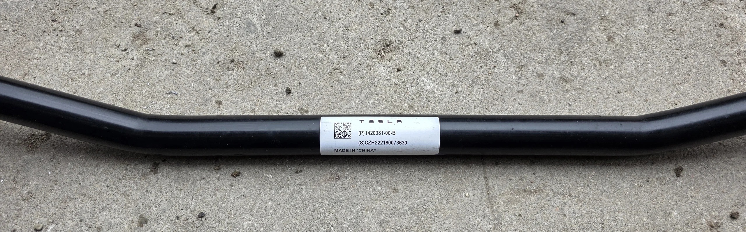 Tesla Etutasonvakainlinkki OEM 142038100B Käytetty