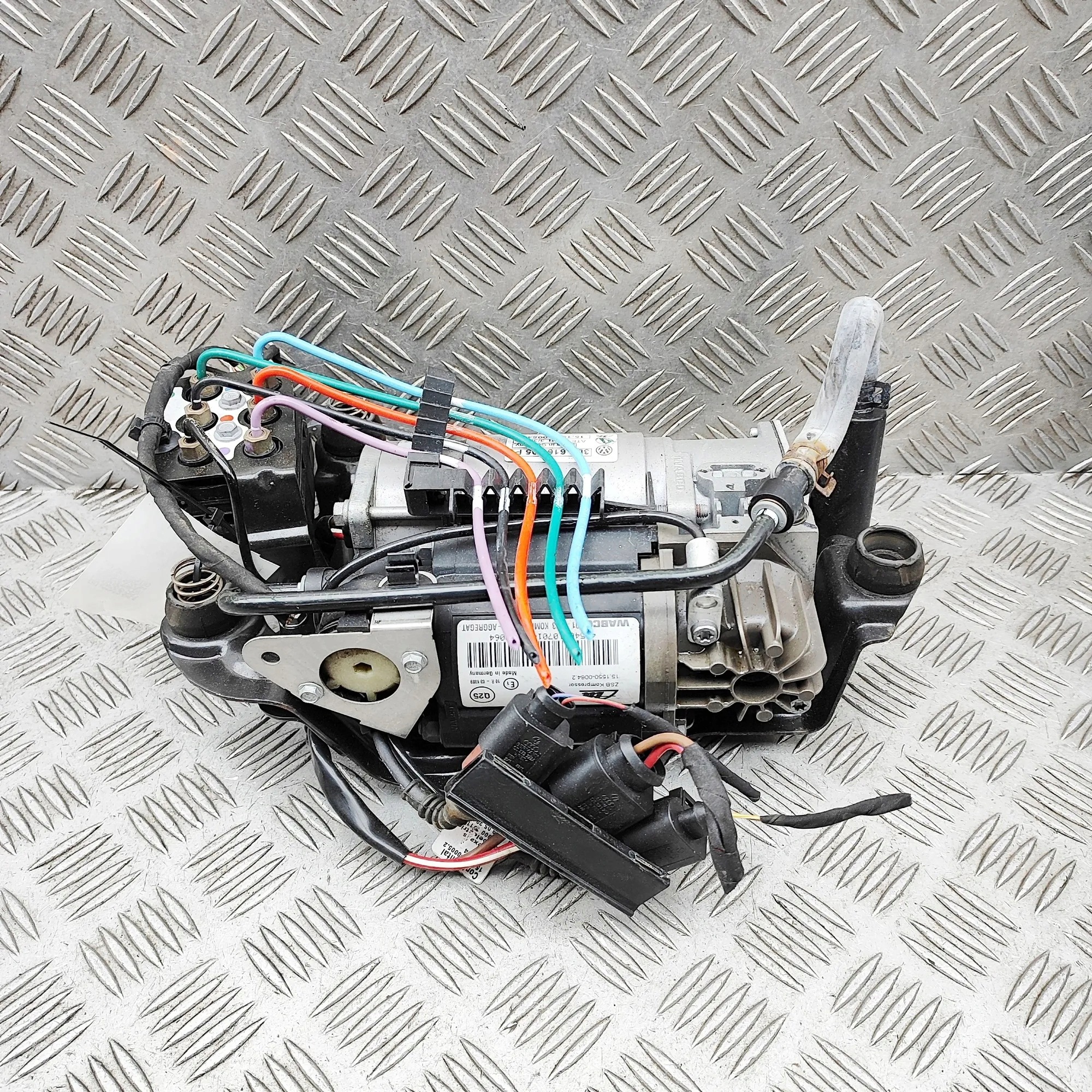 Compresseur suspension VW Bentley OEM 3D0616005P image 2