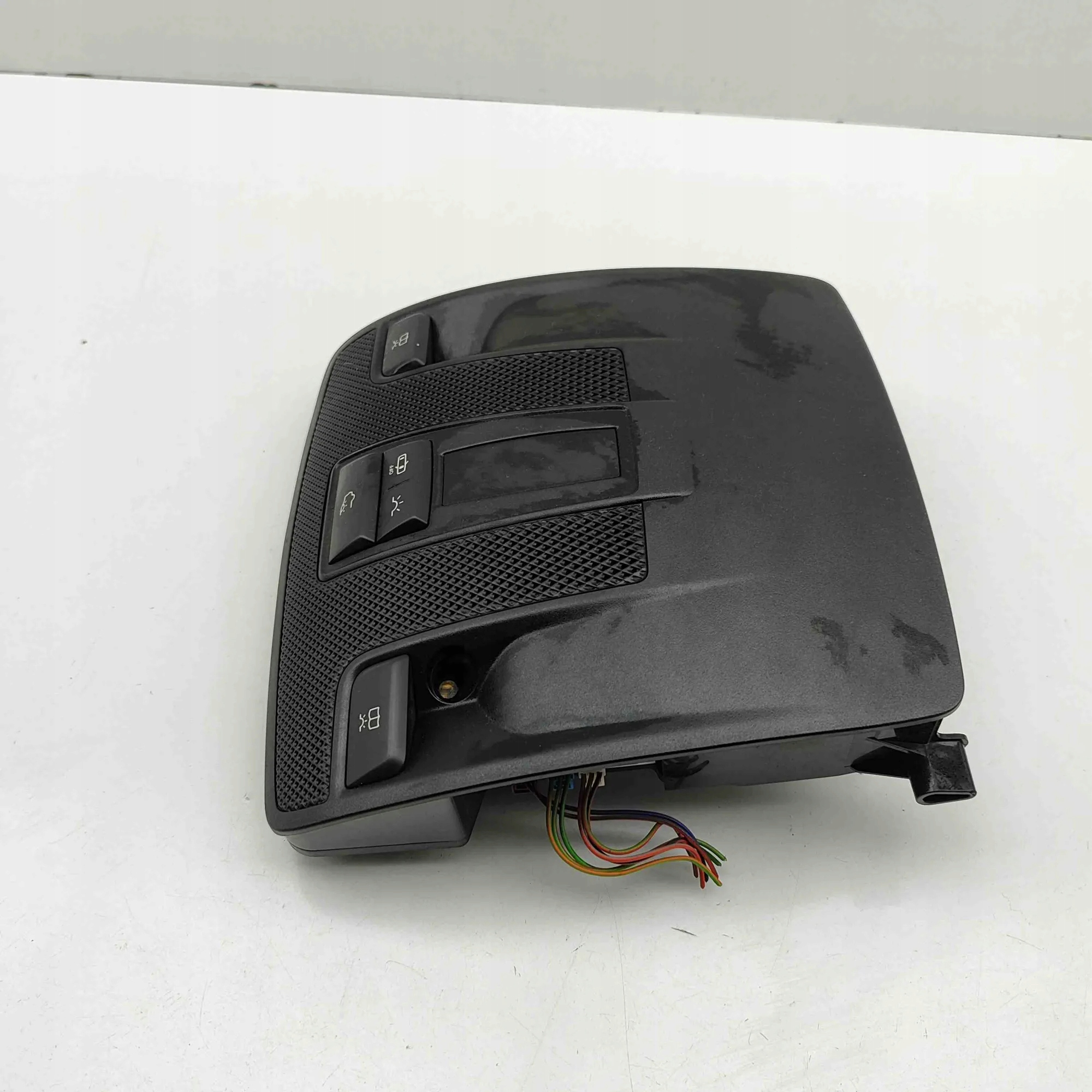 Sisäkat­to­lamppu OEM A0009000702 Mercedes W176